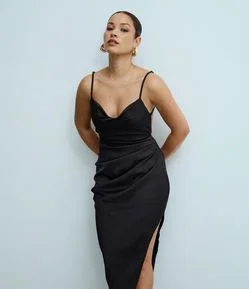 Vestido Midi Assimétrico com Franzido Lateral