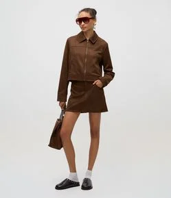 Saia Curta em Suede com Bolsos