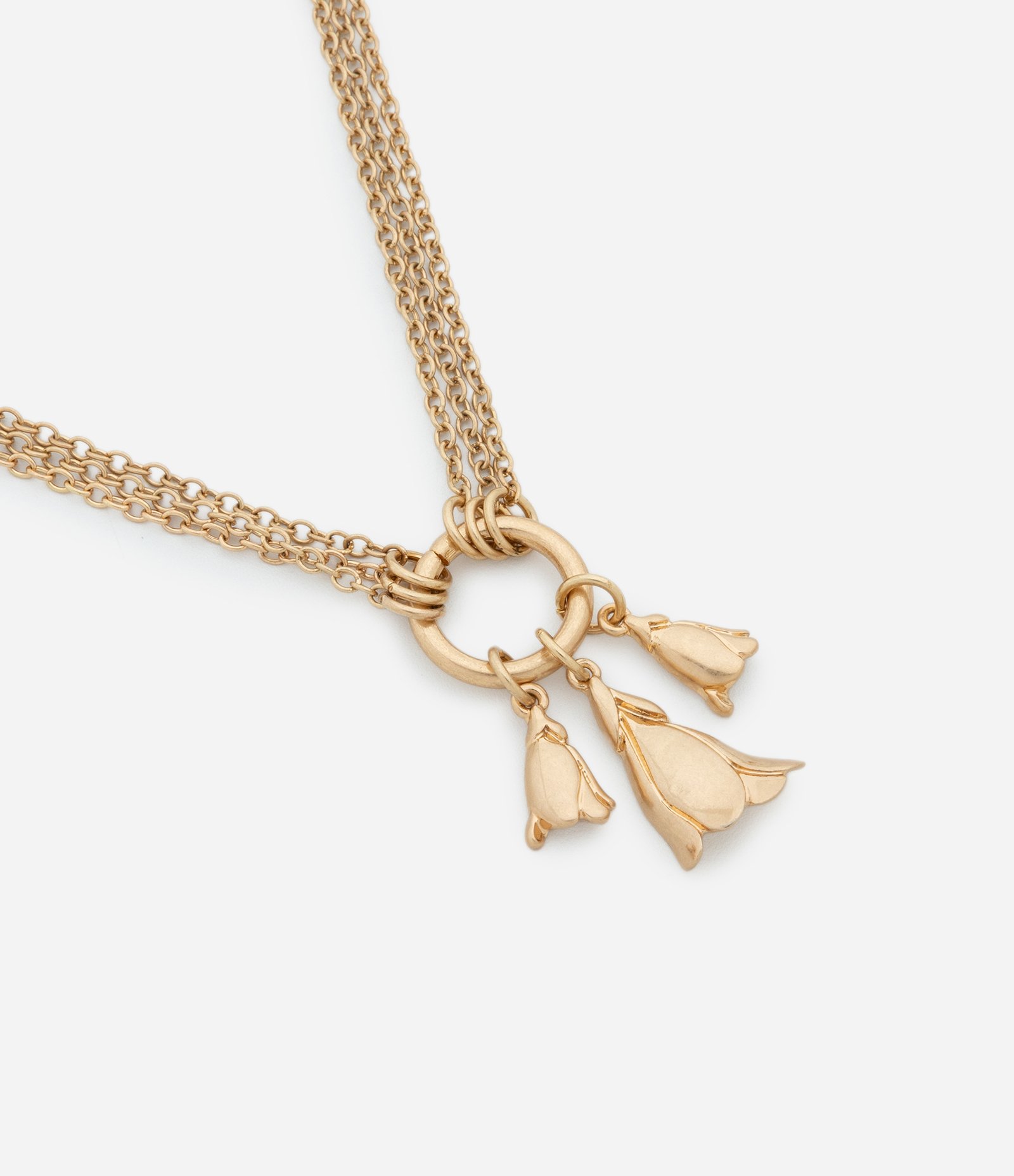 Colar Médio em Metal com Corrente Tripla e Pingentes de Flor Dourado 1