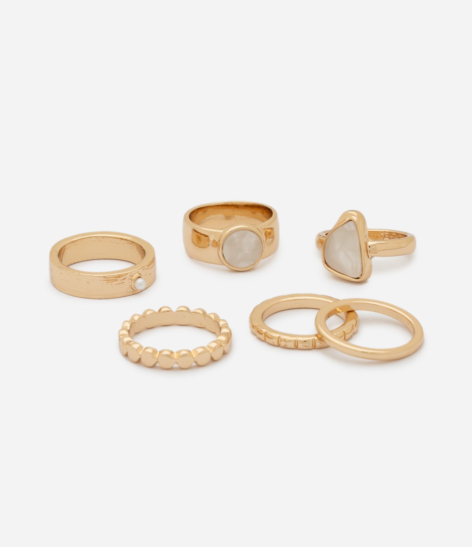 Kit 06 Anéis Robustos em Metal com Acabamento Martelado Dourado 2