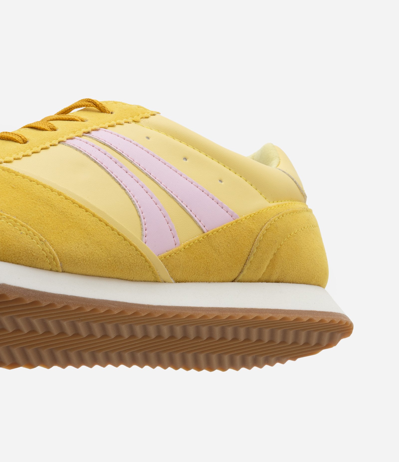 Tênis Chuteira Vintage com Recortes Amarelo 3