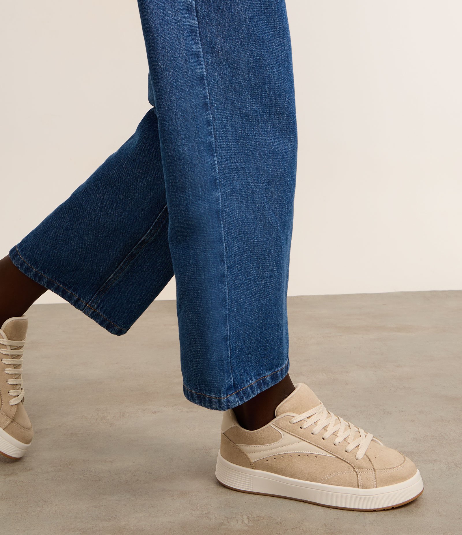 Tênis Casual de PU com Cadarço e Recortes Bege Acinzentado 6