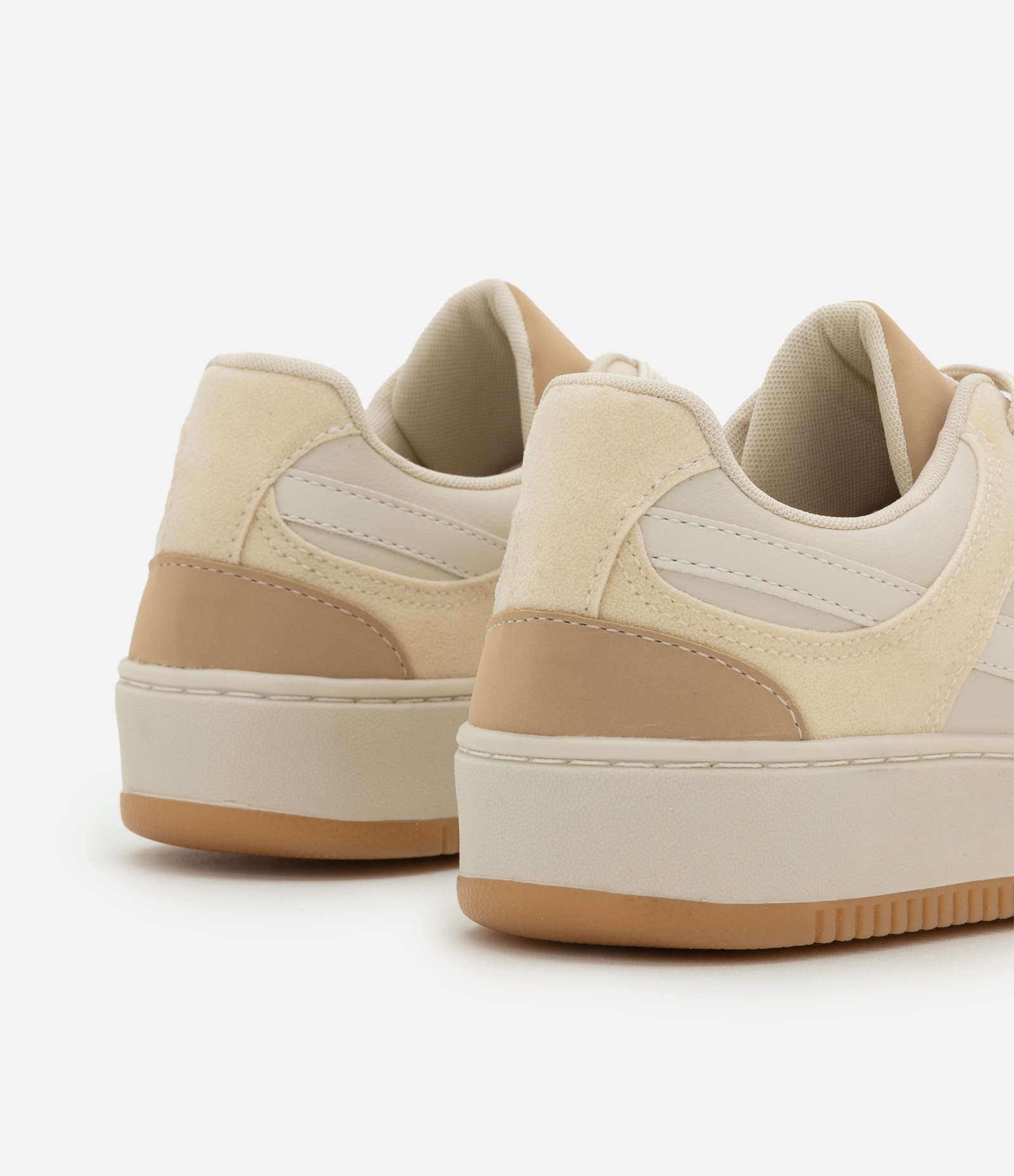 Tênis Casual Cano Baixo com Sola Caixa Off White 5