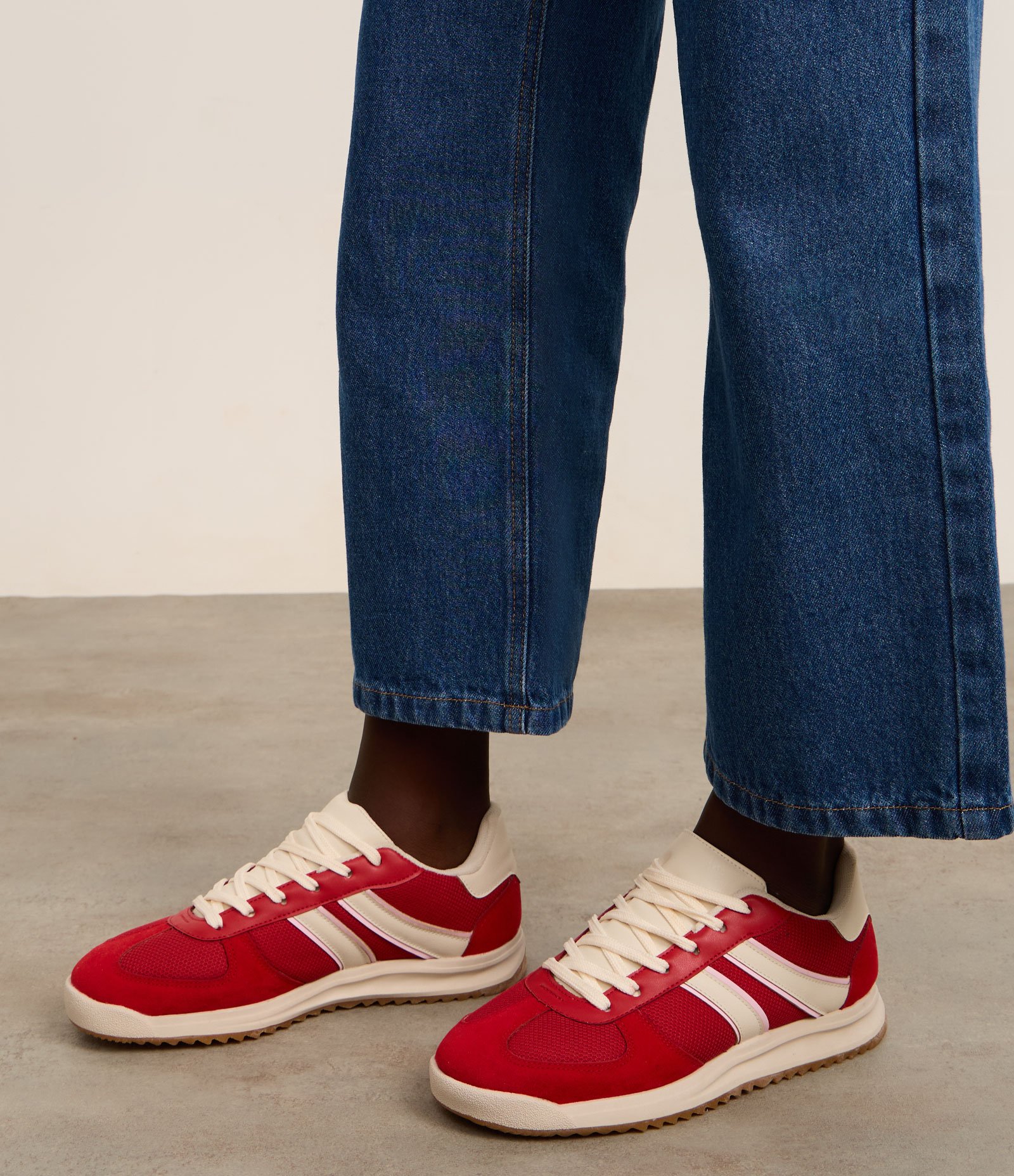 Tênis Chuteira Vintage com Recortes Vermelho 7