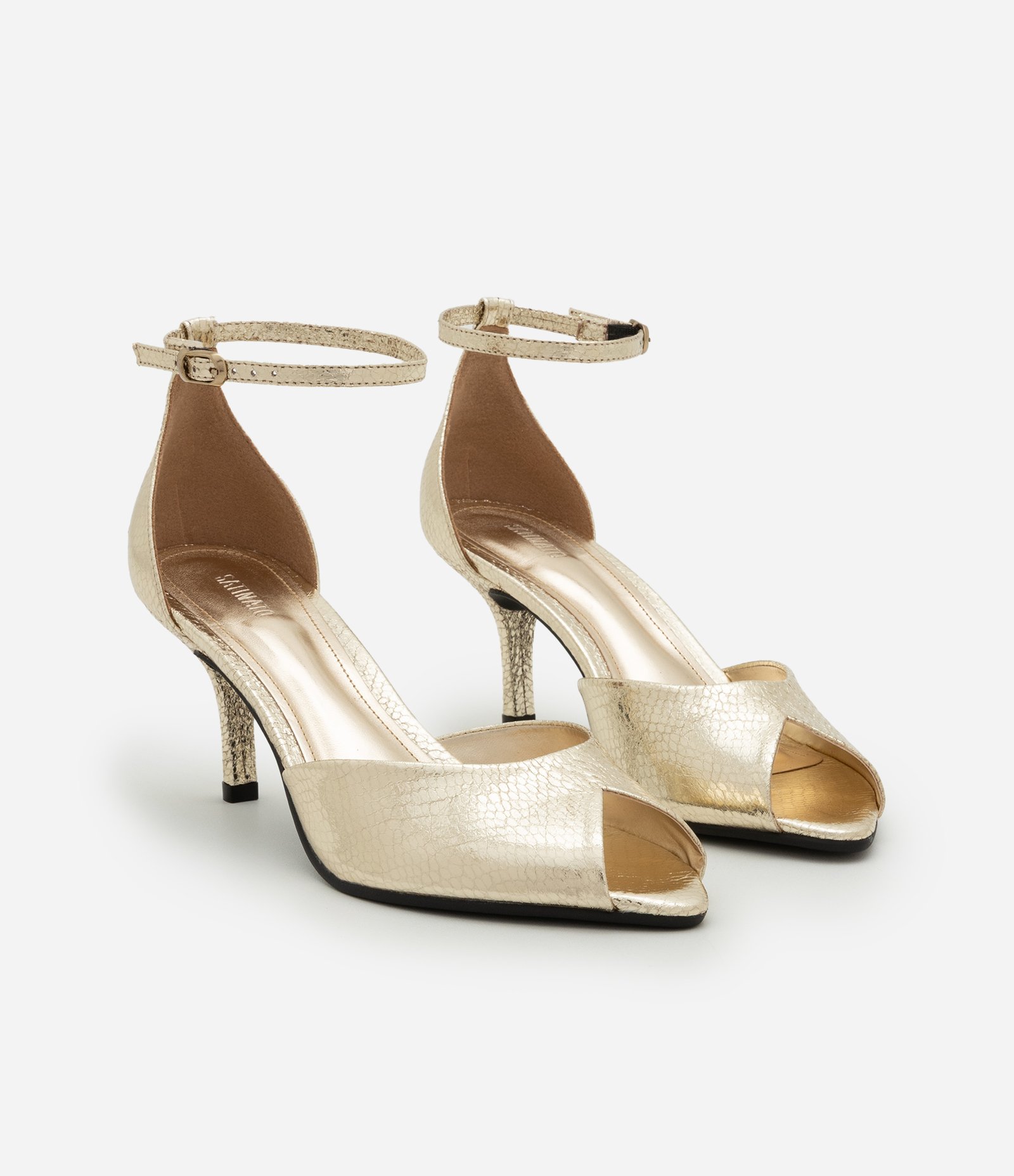 Sapato Scarpin de PU Metalizado com Bico e Salto Finos Dourado 2