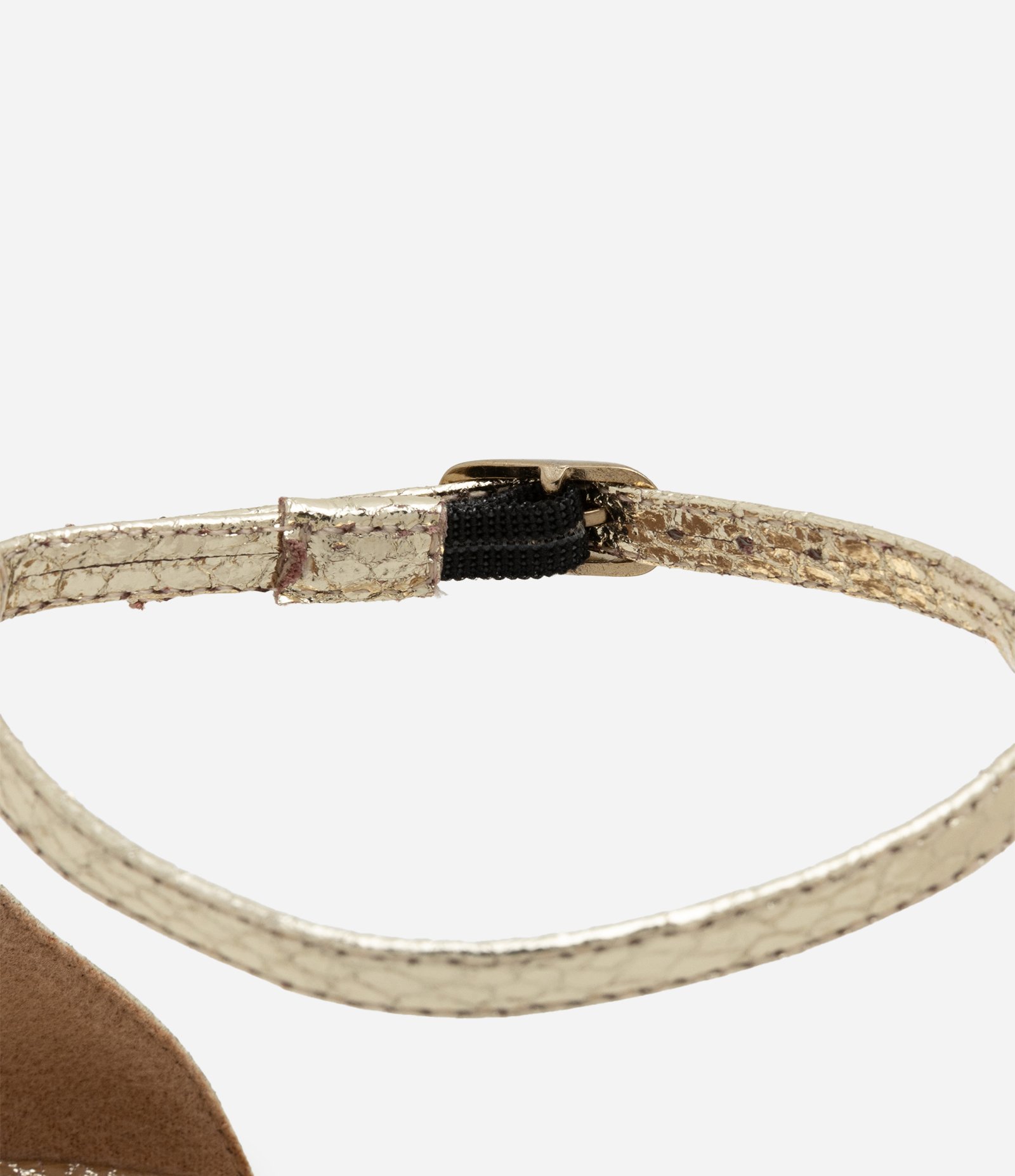 Sapato Scarpin de PU Metalizado com Bico e Salto Finos Dourado 3