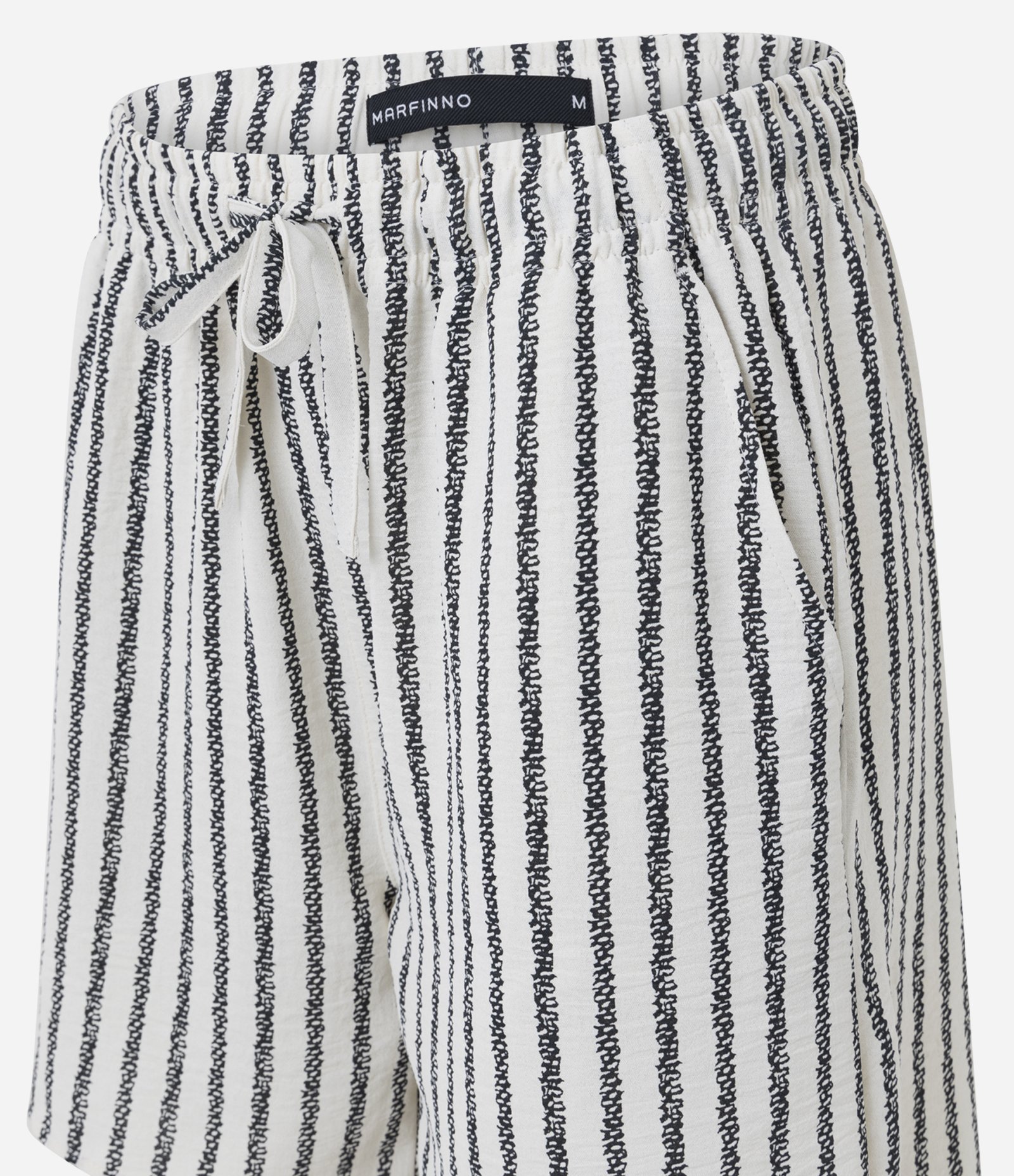 Bermuda de Praia com Textura e Listras Verticais Branco 7