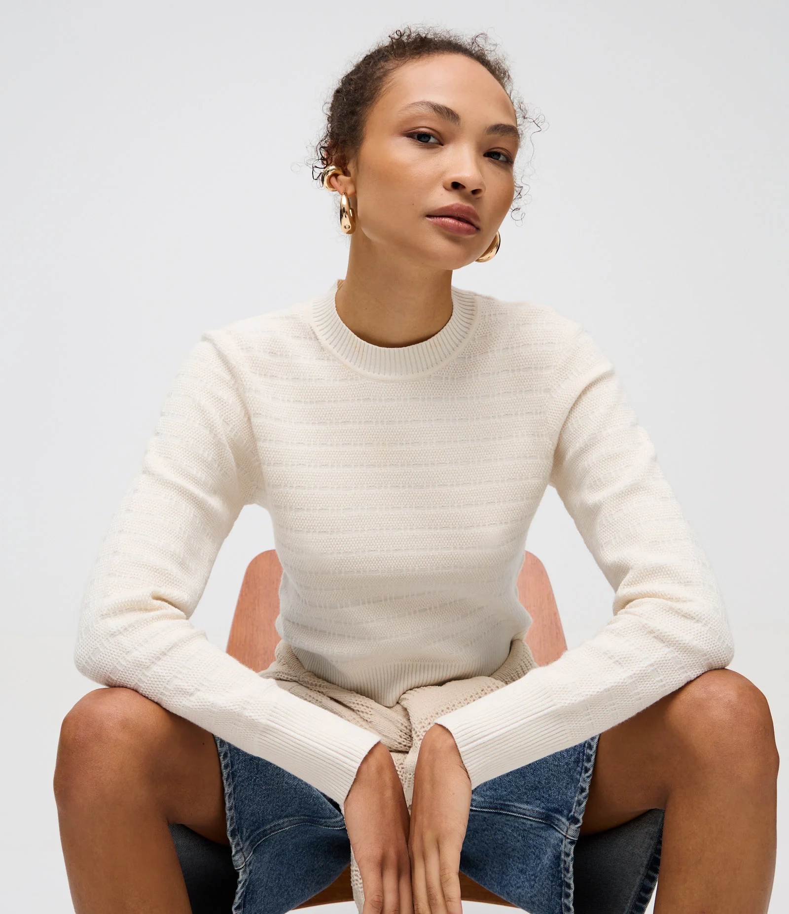 Suéter em Tricô Texturizado com Golinha Bege 1