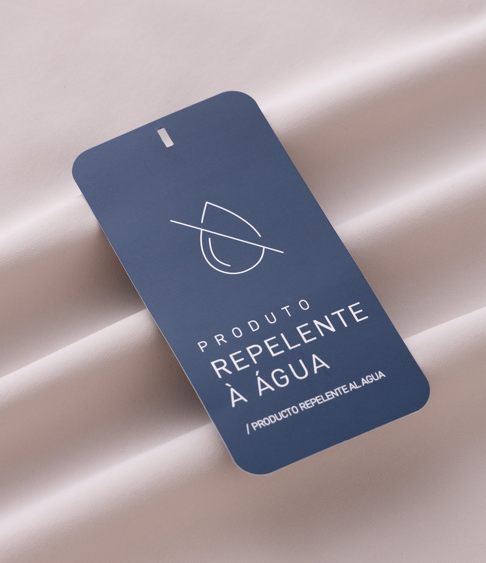 Jaqueta Esportiva Tecnológica Resistente à Água com Capuz Off White 10