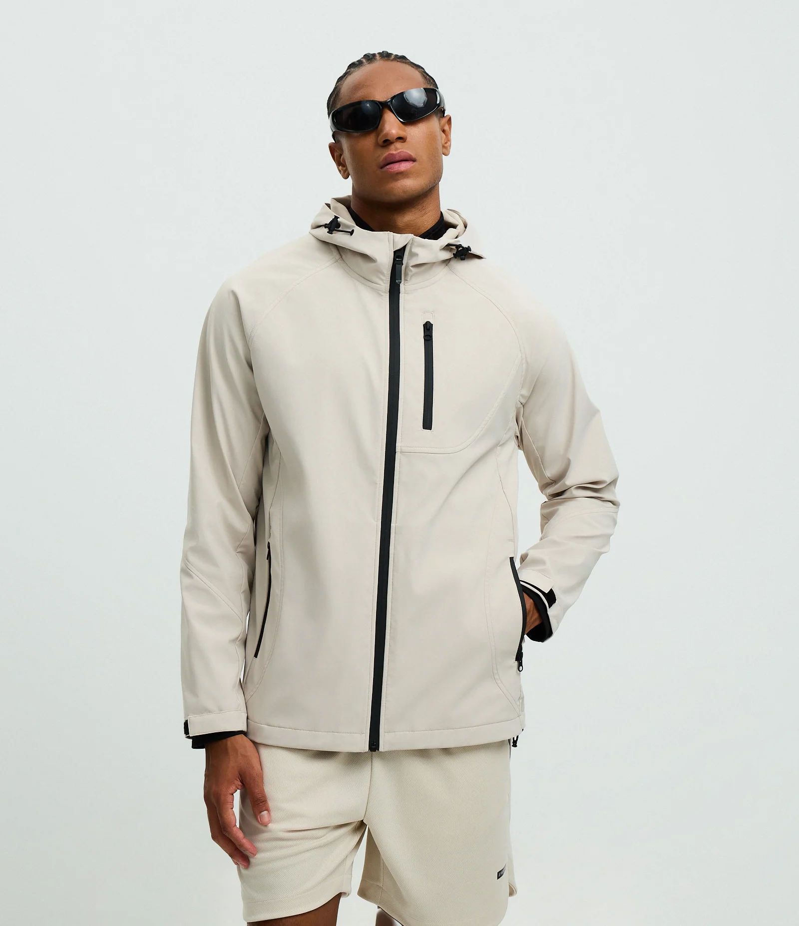 Jaqueta Esportiva Tecnológica Resistente à Água com Capuz Off White 1