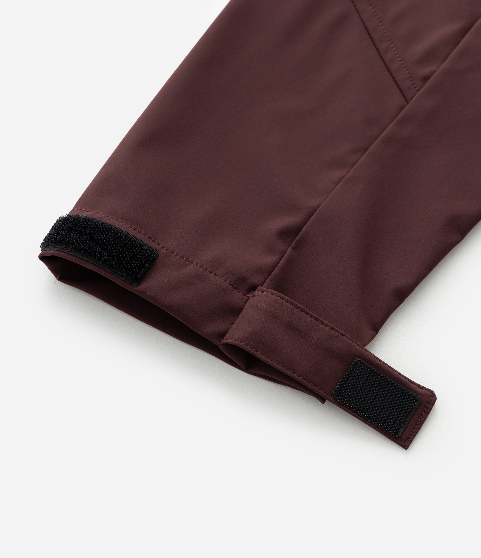 Jaqueta Esportiva Tecnológica Resistente à Água com Capuz Bordô 11