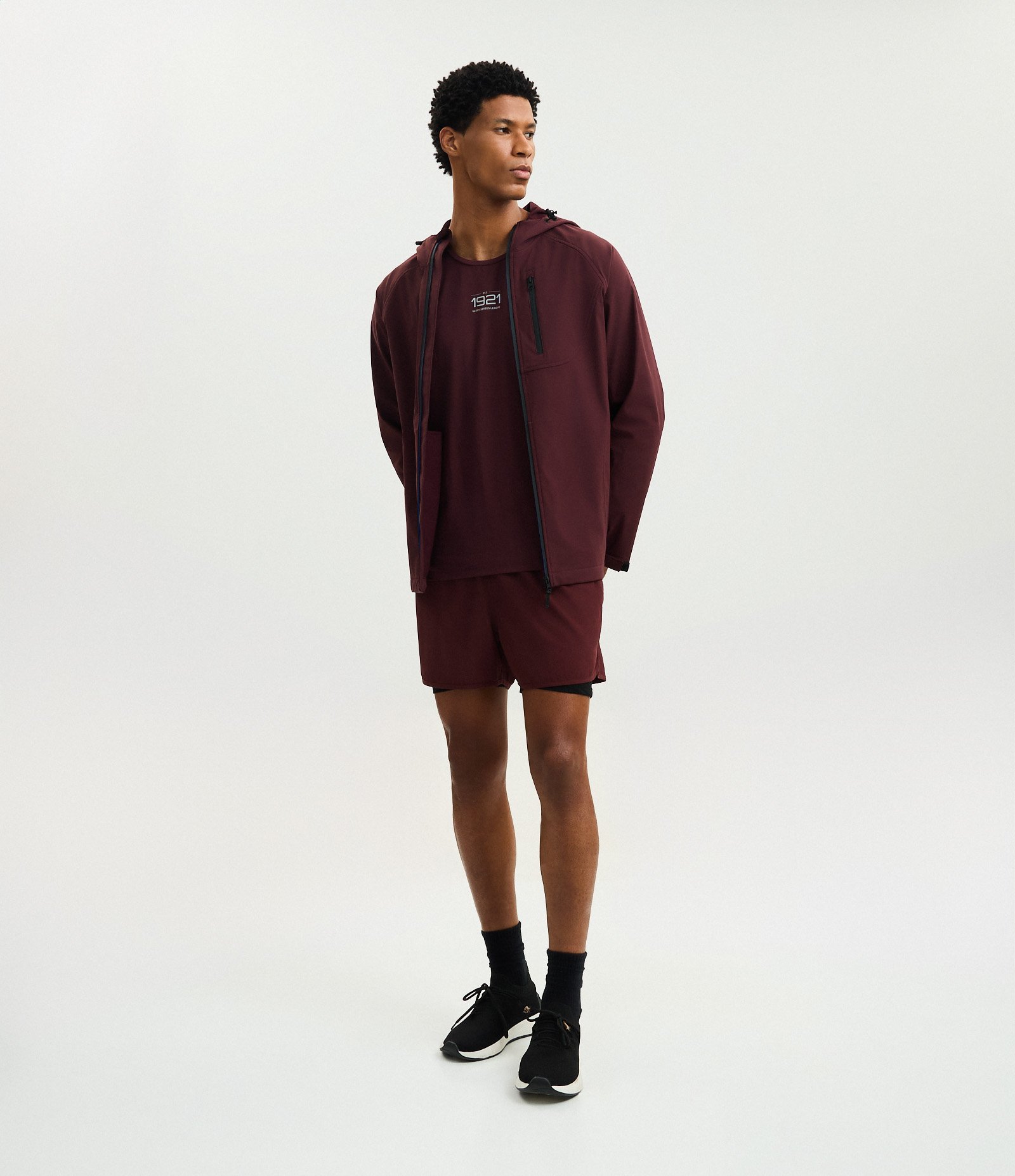 Jaqueta Esportiva Tecnológica Resistente à Água com Capuz Bordô 2