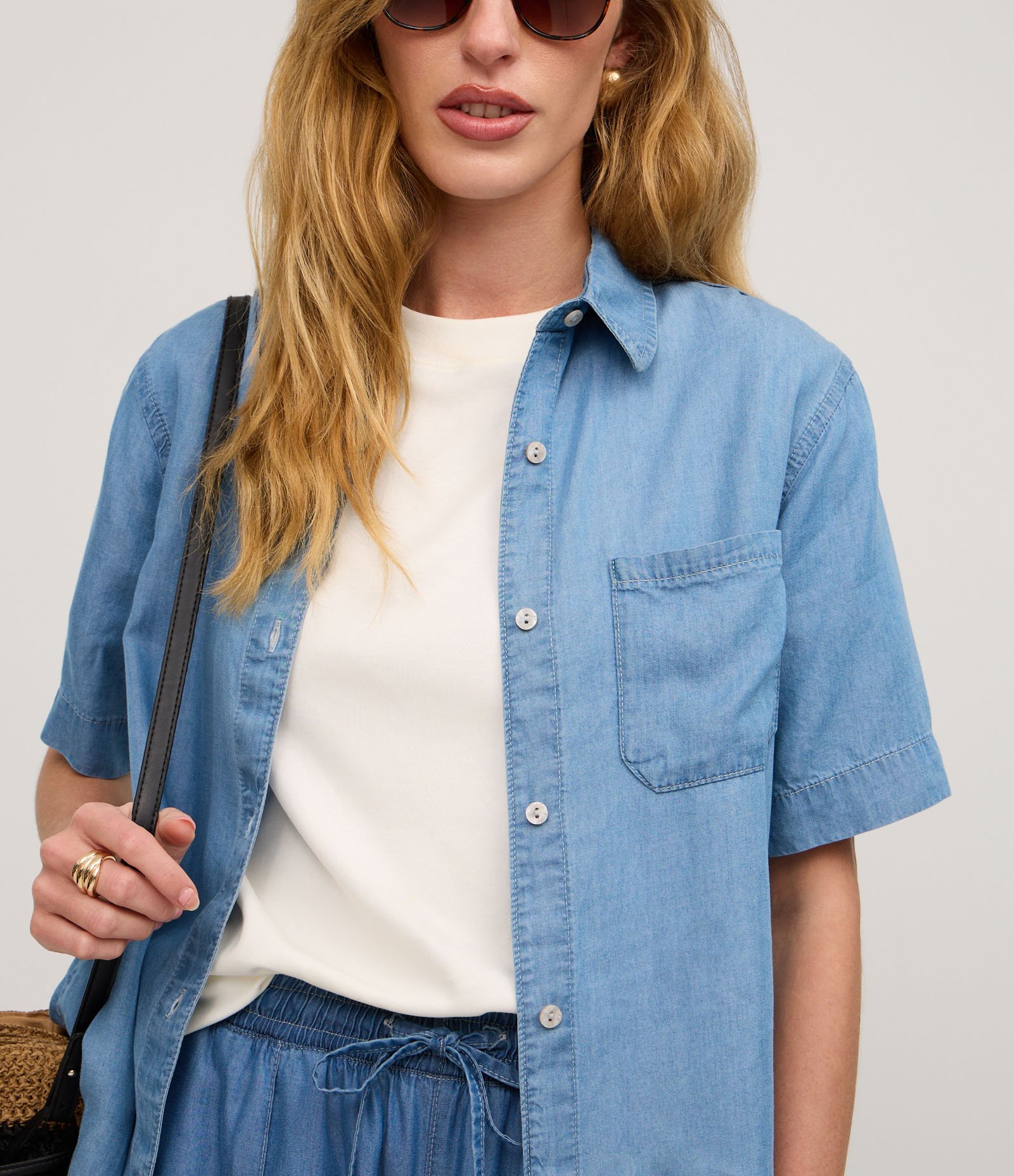 Camisa em Liocel com Botões Frontais e Bolso no Peito Médio 4