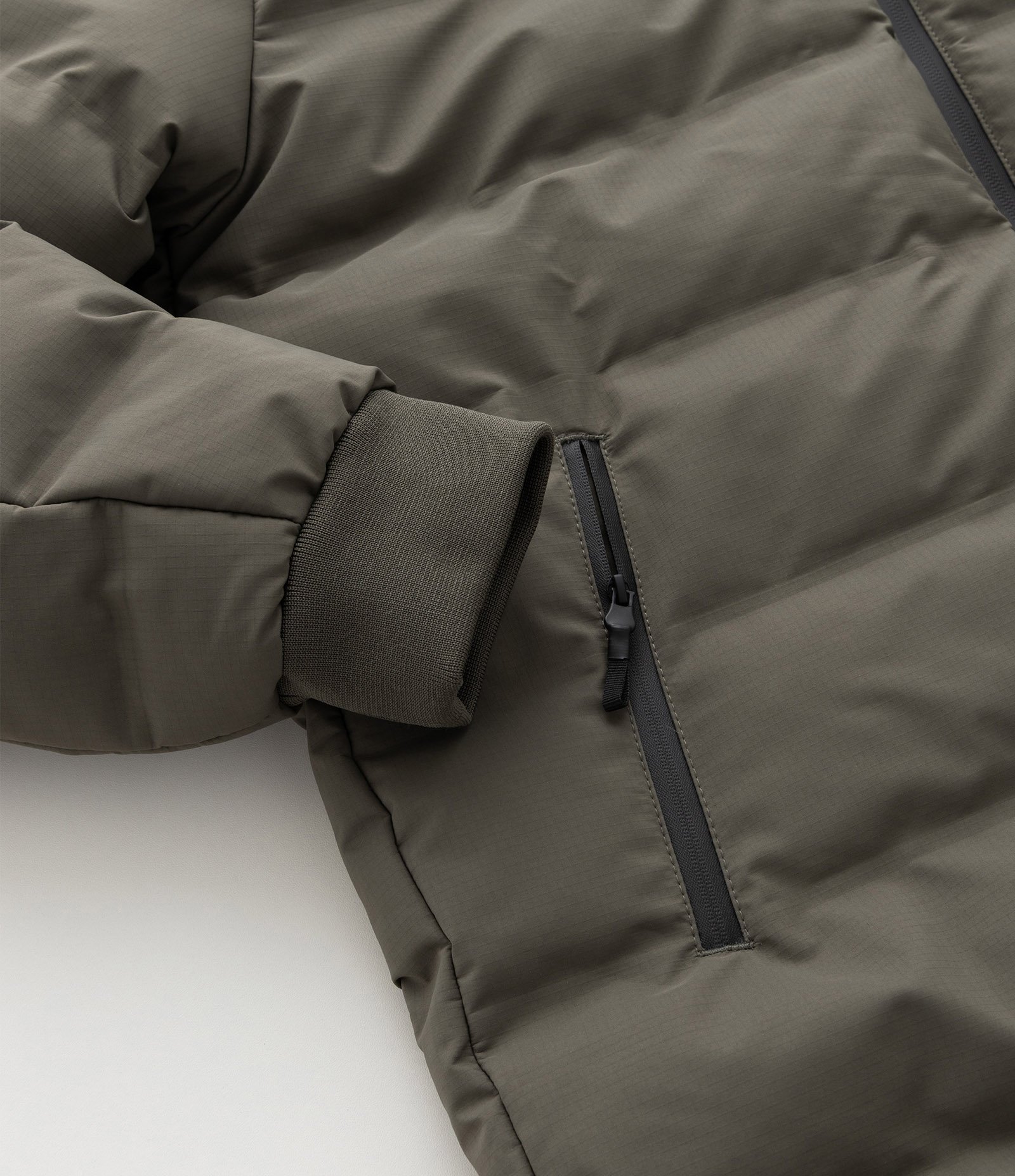 Jaqueta Puffer Esportiva sem Costura com Capuz Verde 8