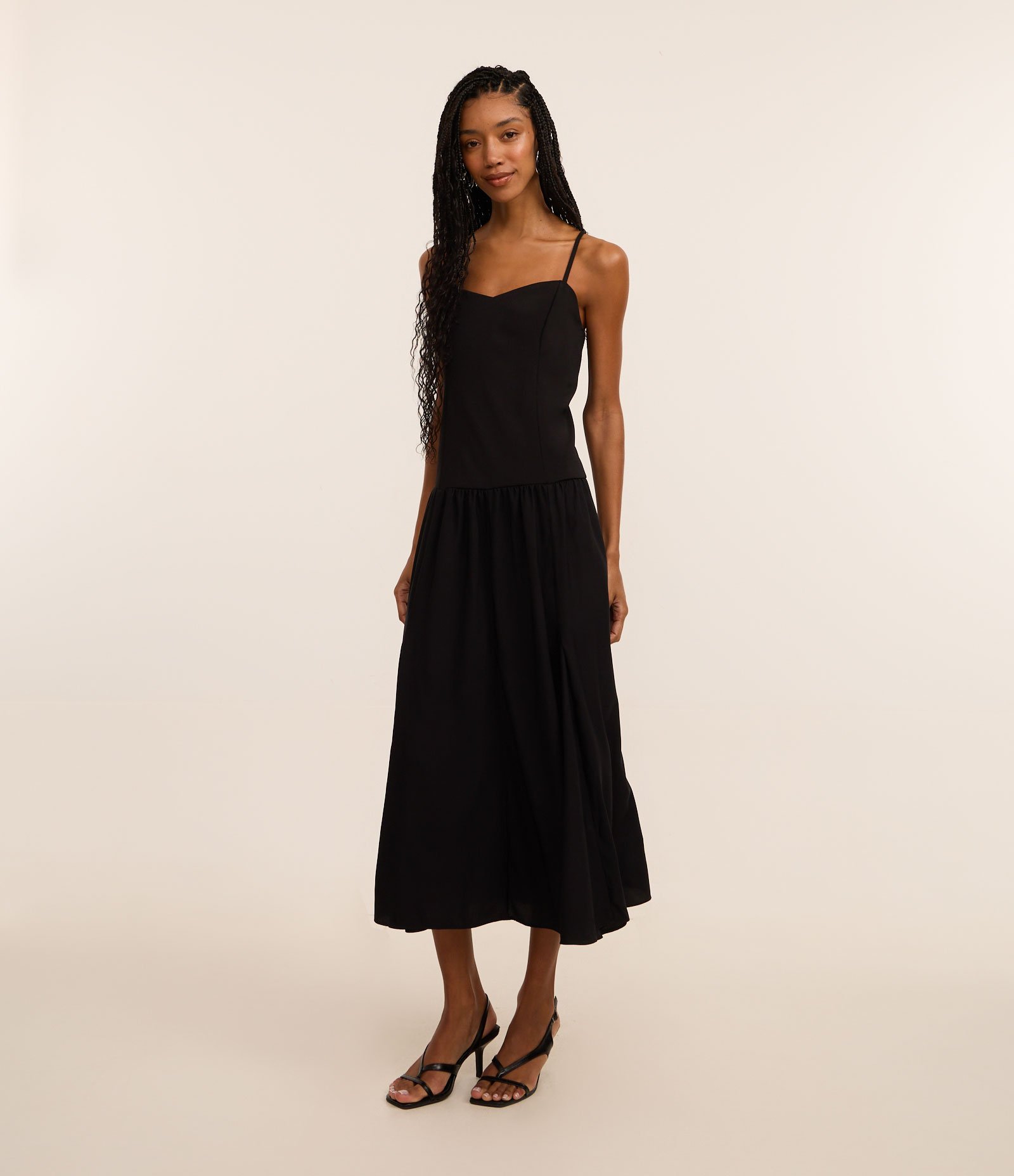 Vestido Evasê New Midi em Chiffon Preto 1