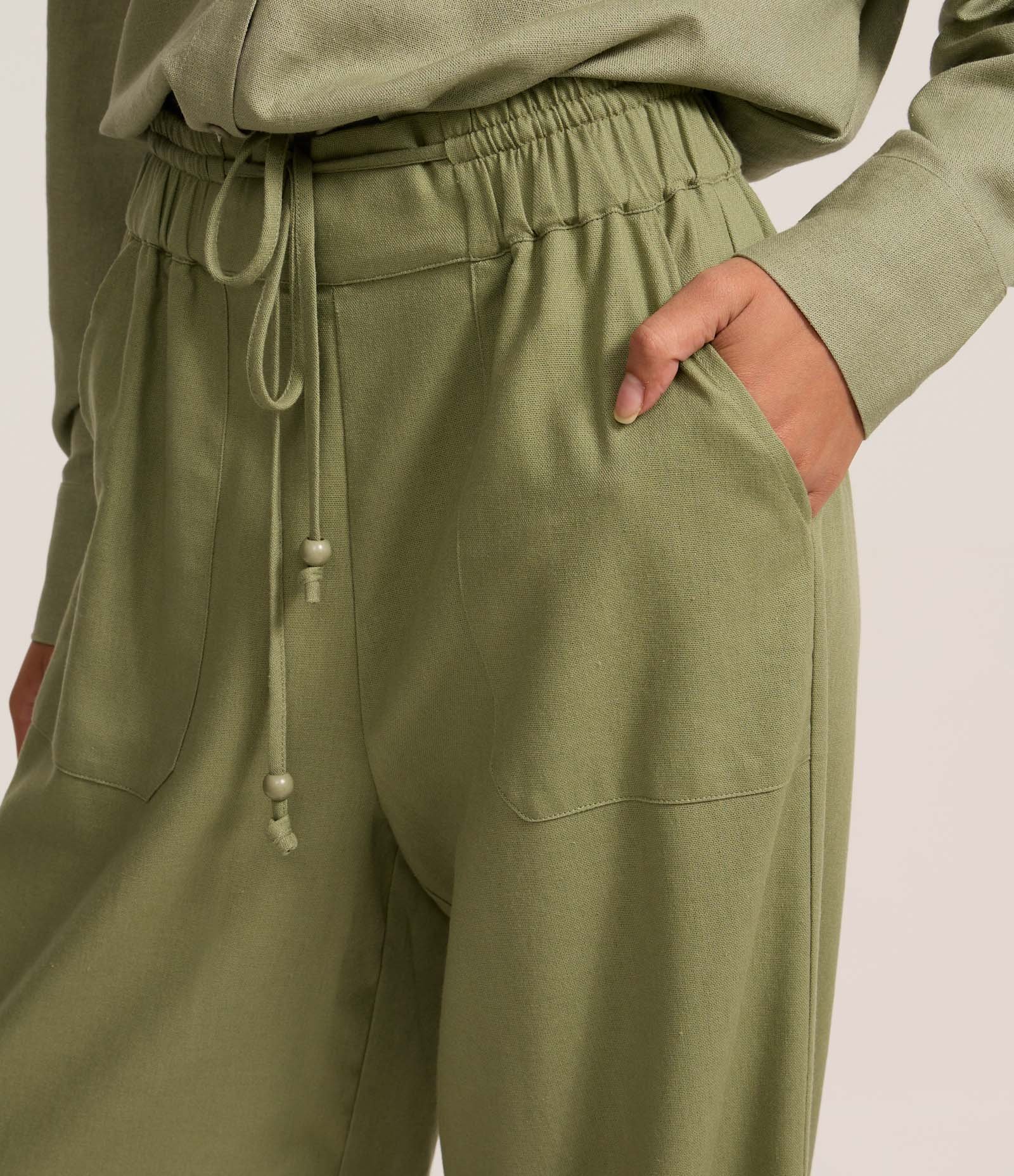Calça Wide Leg em Viscolinho com Amarração Verde Oliva 4