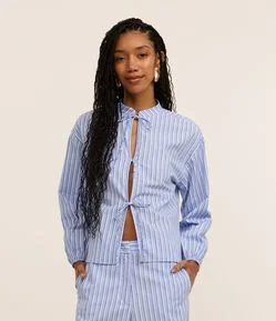 Camisa em Tricoline com Amarração Frontal e Estampa Listrada