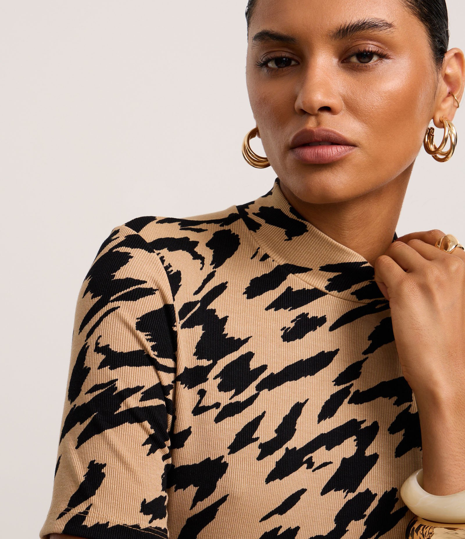 Blusa Canelada em Ribana com Estampa Tigre Marrom/Preto 4