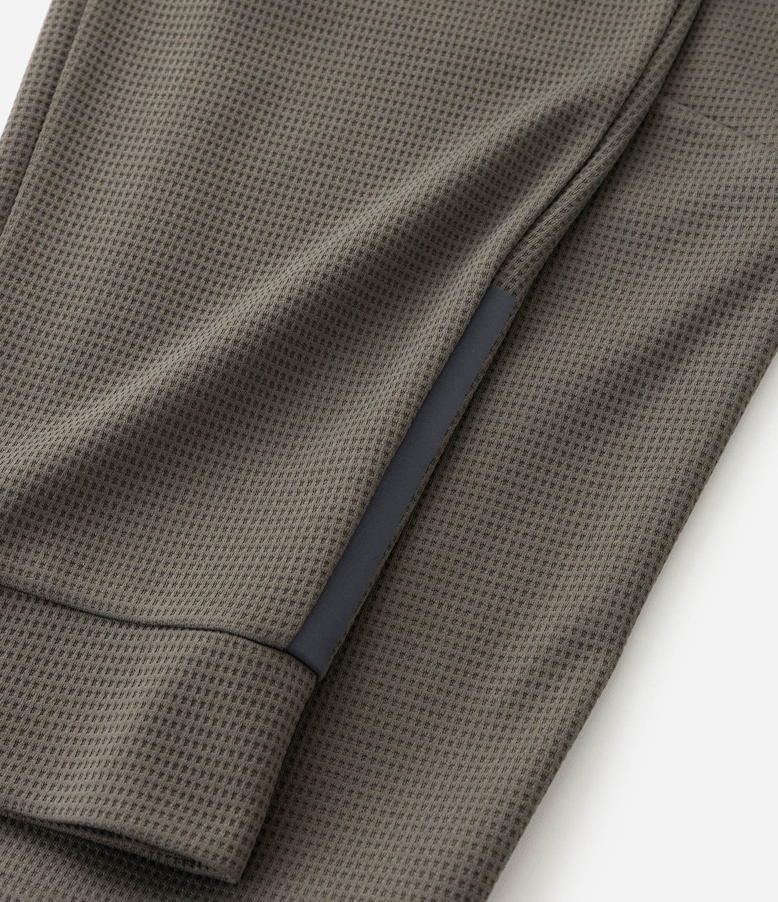 Calça Esportiva em Tecido Texturizado com Zíper nos Bolsos Verde Médio 9