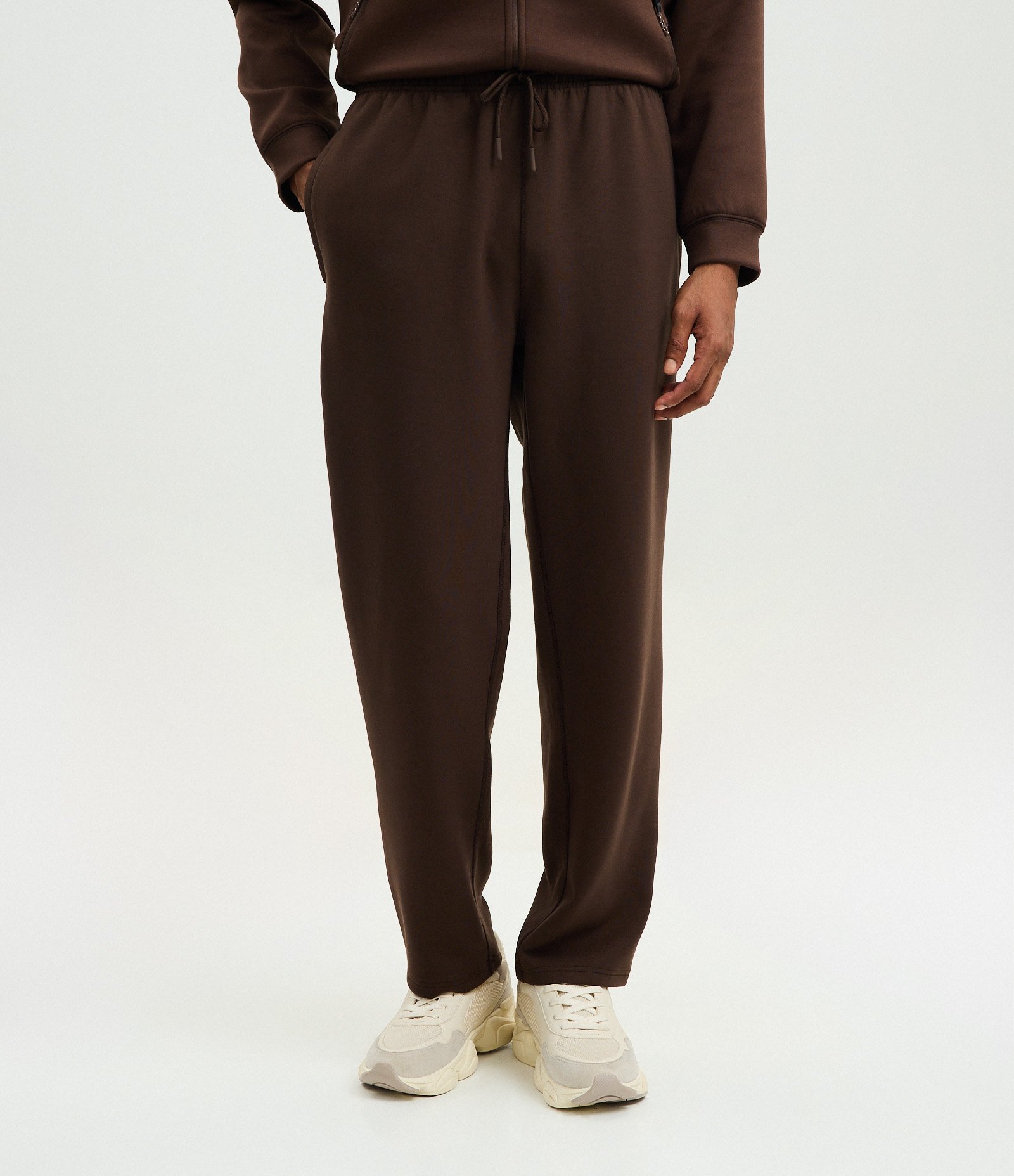 Calça Esportiva Reta em Moletom Tech com Bolsos Marrom Escuro 2