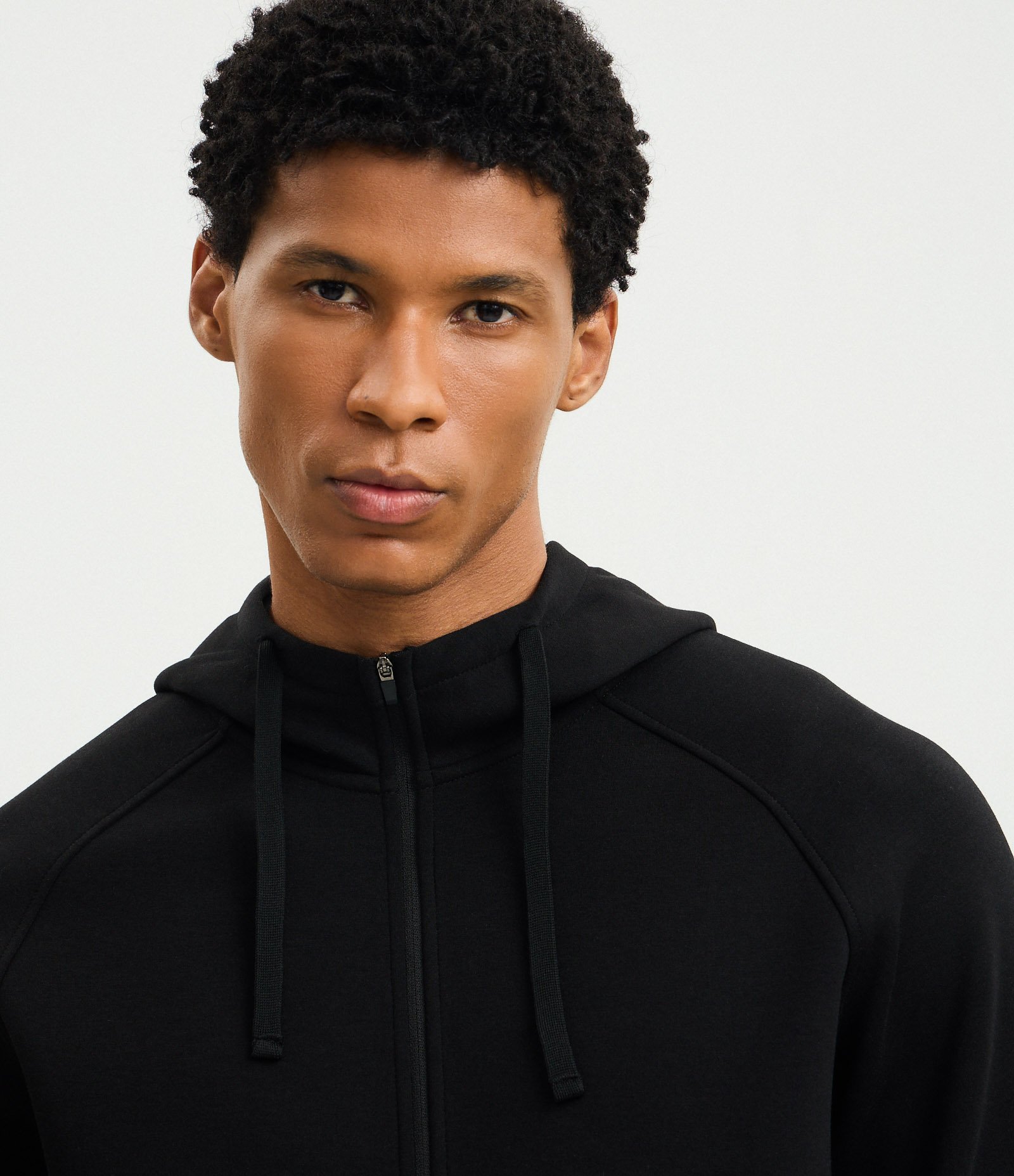 Casaco Tech Fleece Esportivo com Capuz e Zíper Preto 4