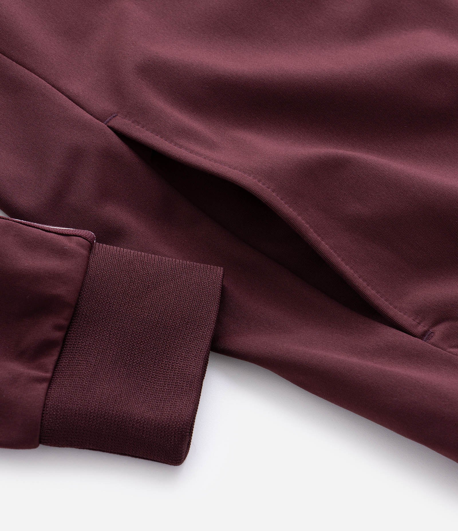 Casaco em Helanca Esportivo com Listras nos Ombros Bordô 7