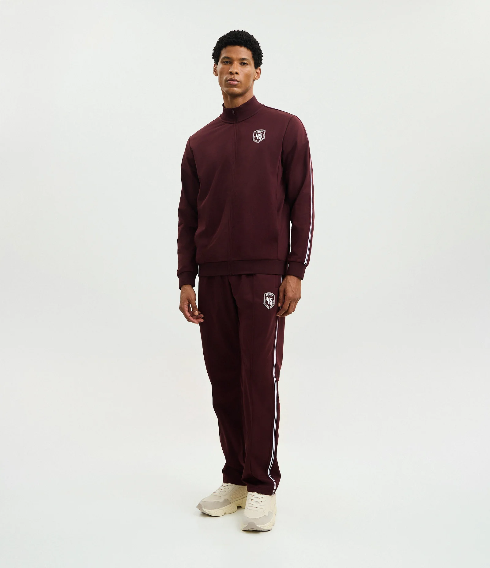 Casaco em Helanca Esportivo com Listras nos Ombros Bordô 2