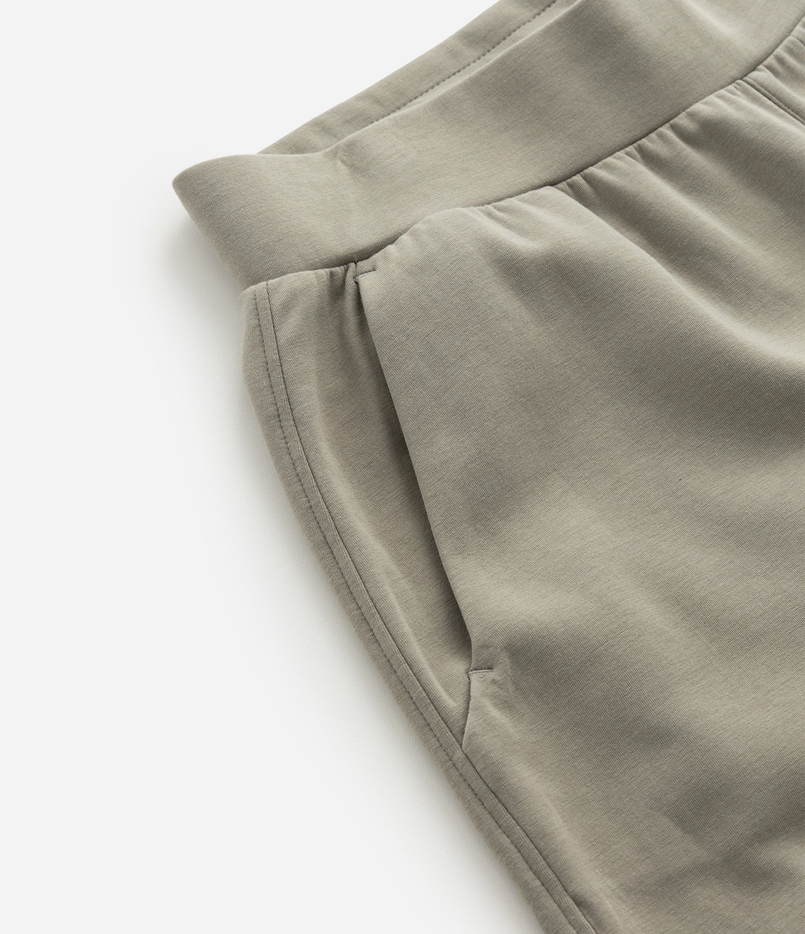 Calça Reta Esportiva em Moletom Tecnológico Verde 9