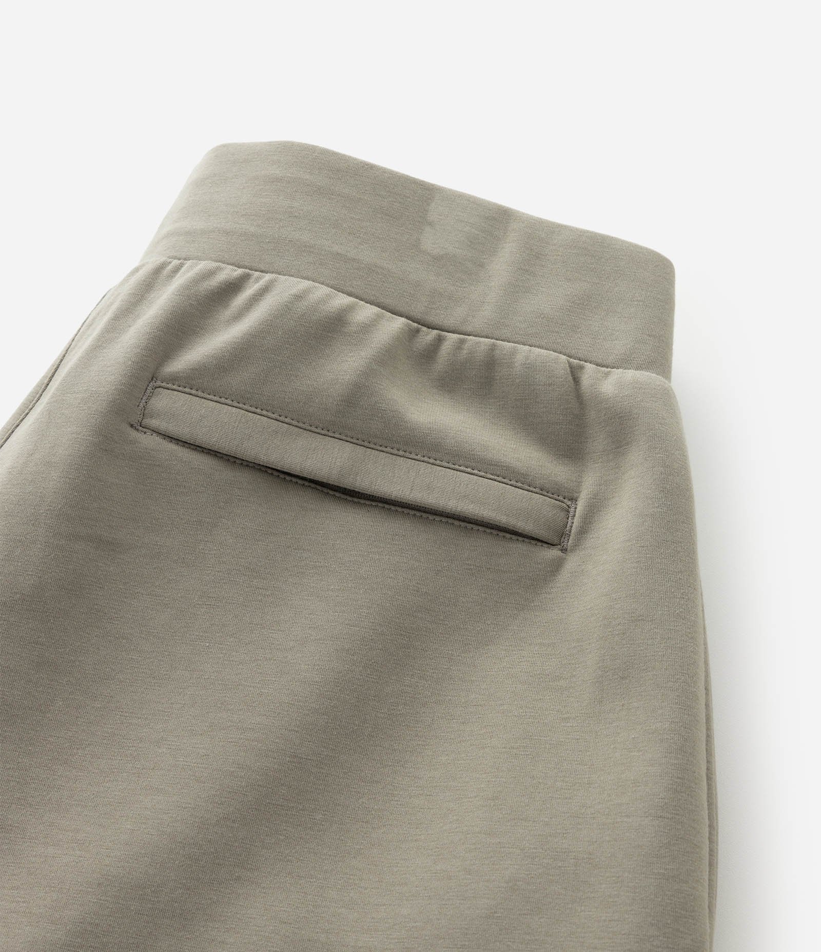 Calça Reta Esportiva em Moletom Tecnológico Verde 11