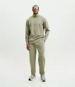 Calça Reta Esportiva em Moletom Tecnológico