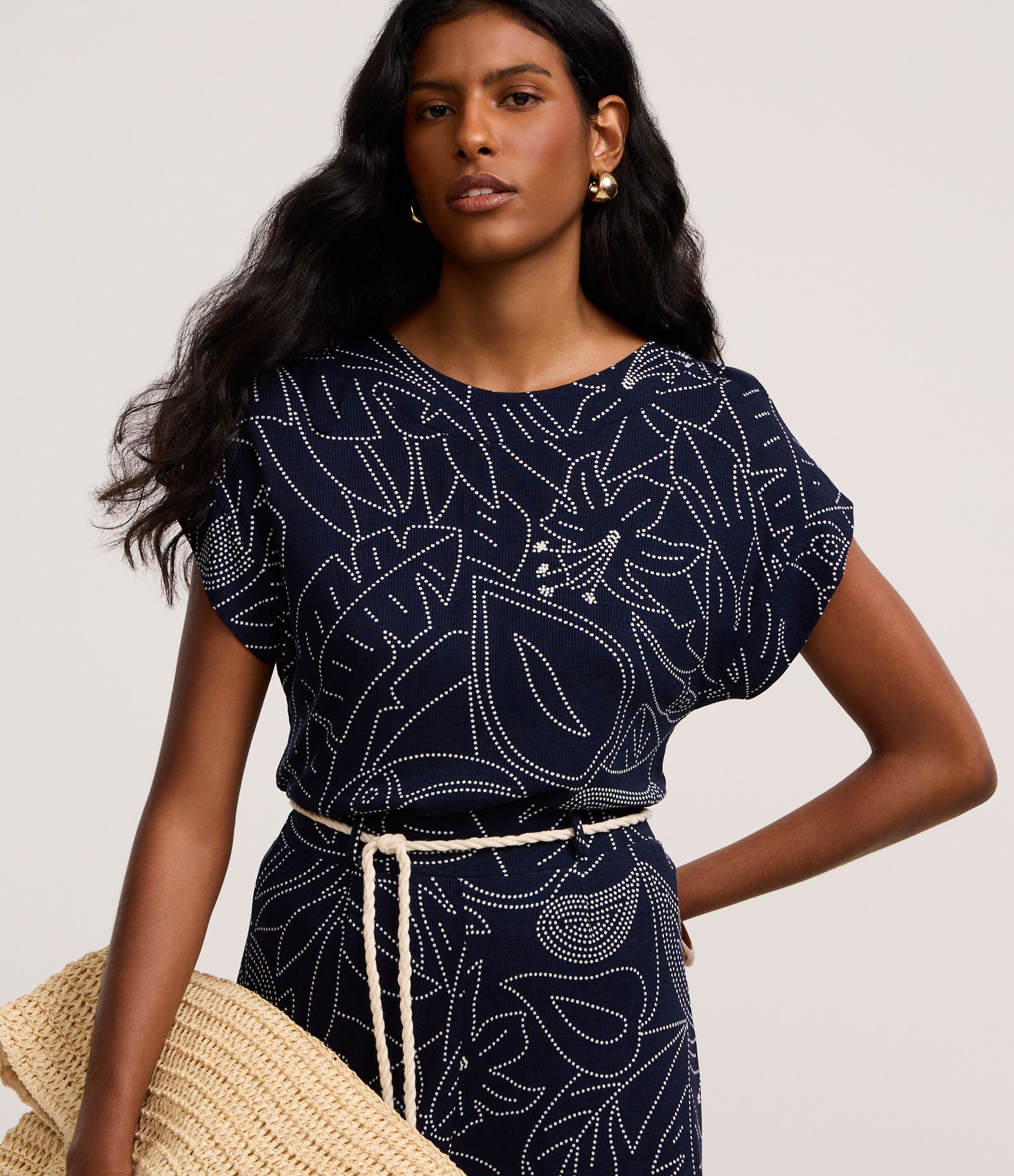 Blusa Canelada em Ribana com Estampa Floral e Folhagem Azul Marinho 1