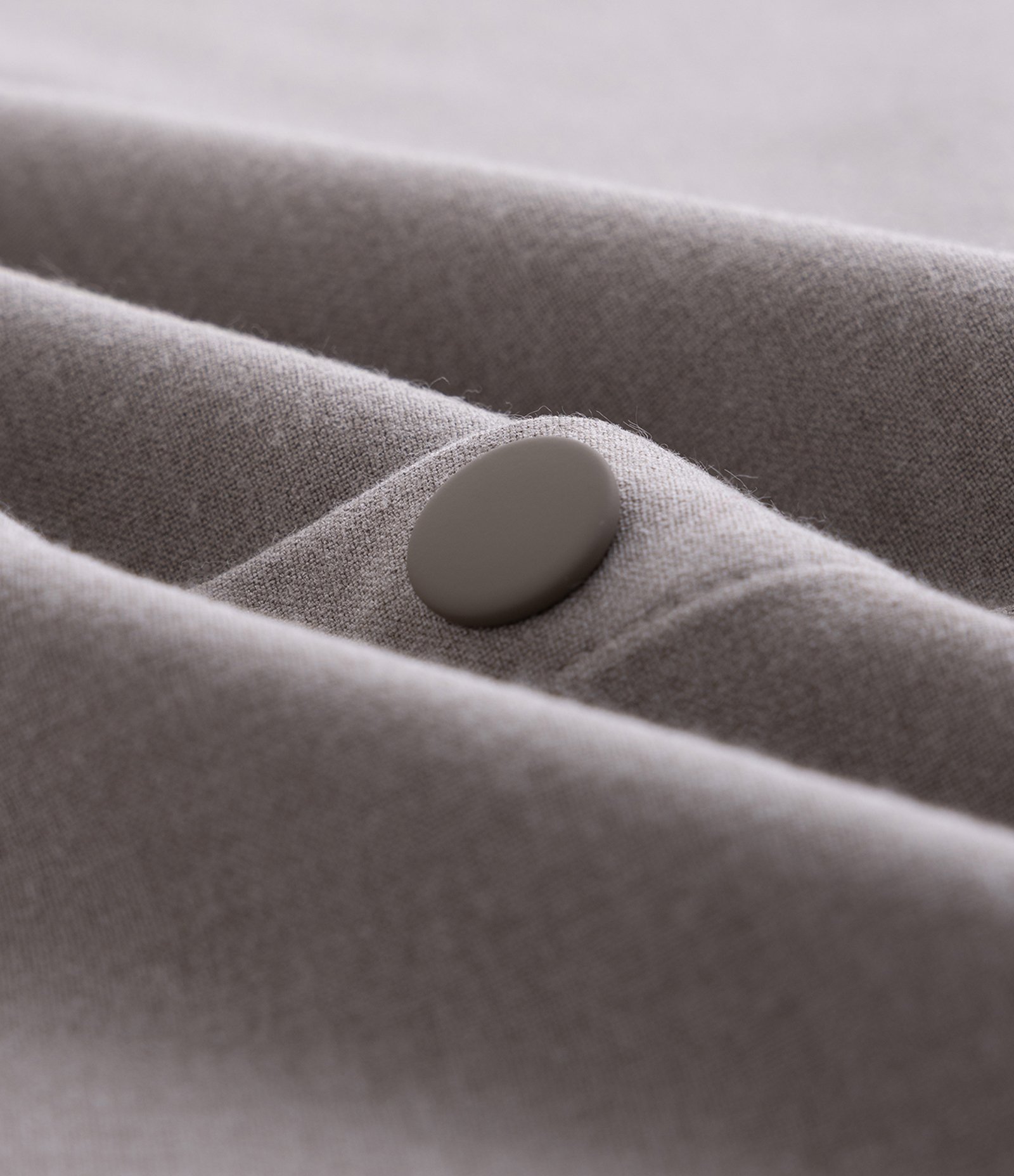 Camisa Comfort em Poliviscose com Bolsos Frontais Cinza Claro 3