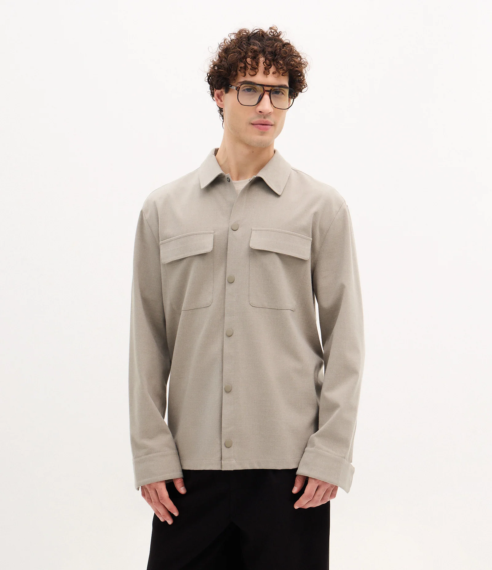 Camisa Comfort em Poliviscose com Bolsos Frontais Cinza Claro 1