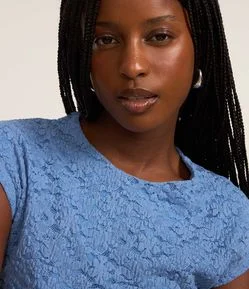 Blusa Regular com Textura e Manga Copinho