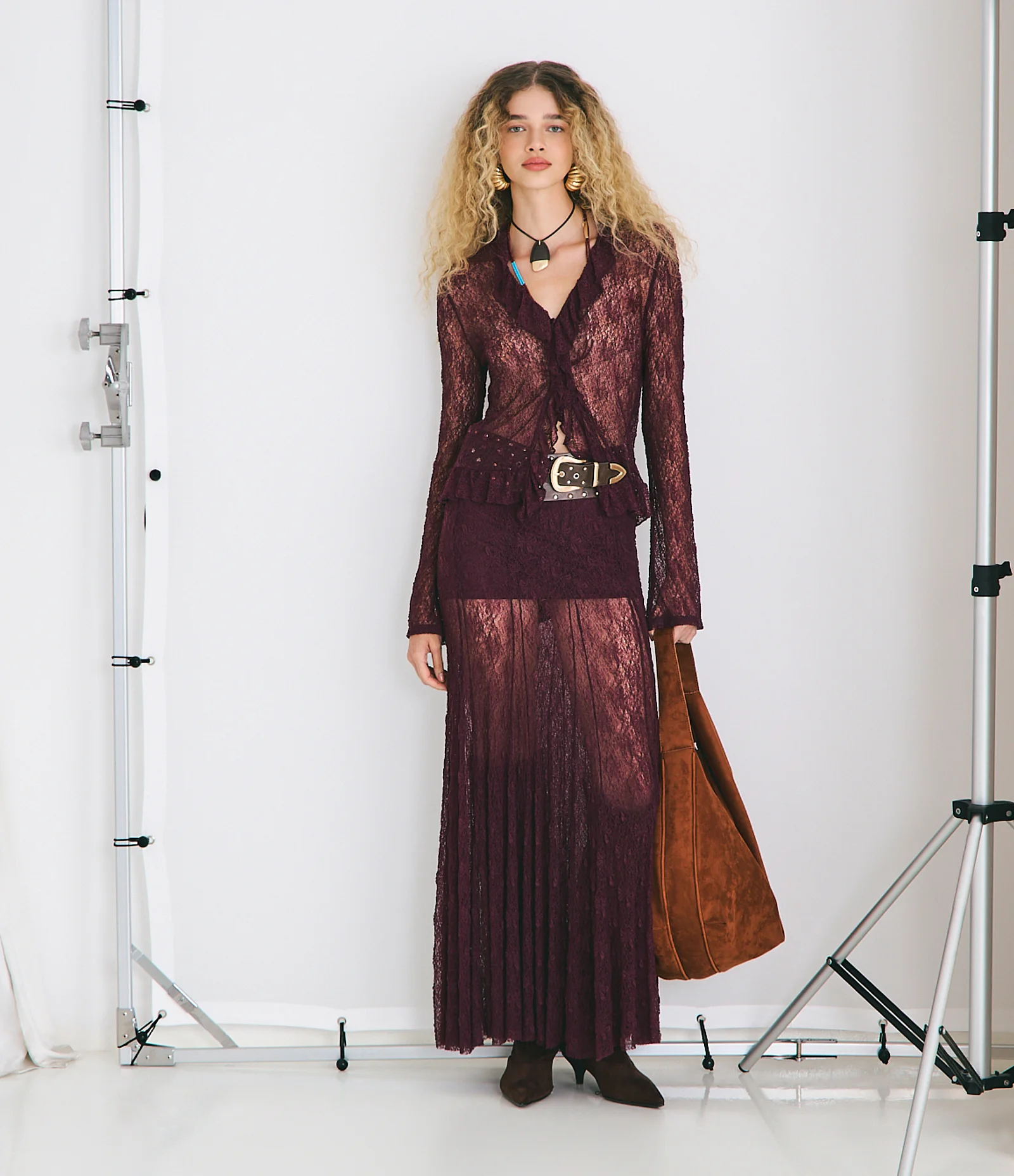 Saia New Midi em Renda Floral Vermelho 1