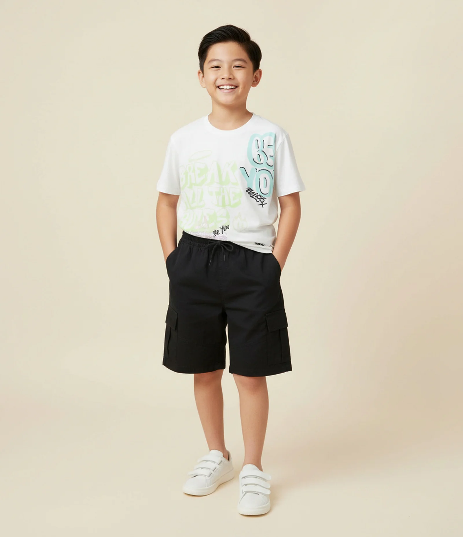 Bermuda Infantil em Microfibra com Bolso Cargo - Tam 5 a 14 Anos Preto 1