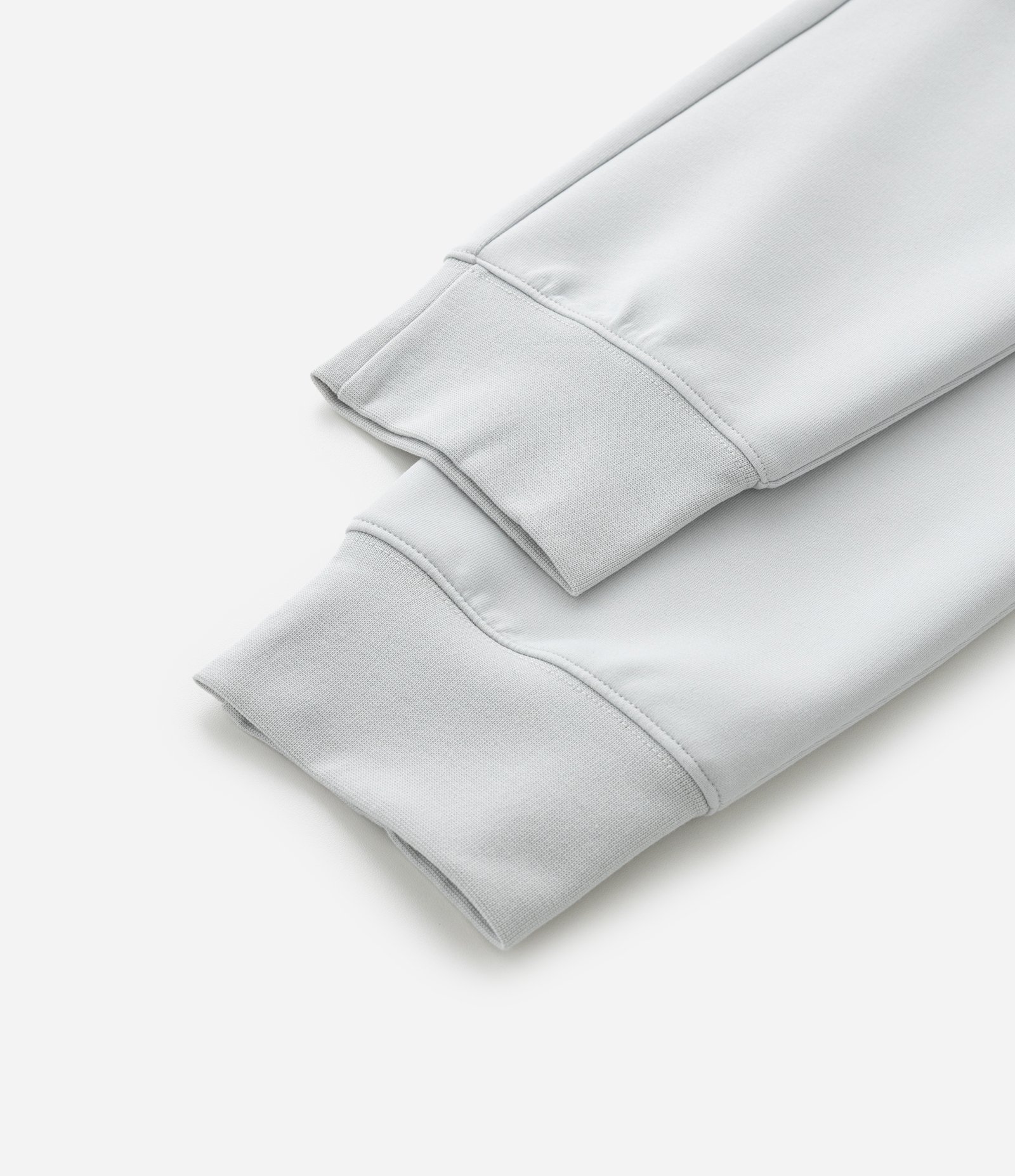 Calça Jogger Esportiva em Moletom Tecnológico Cinza Claro 8