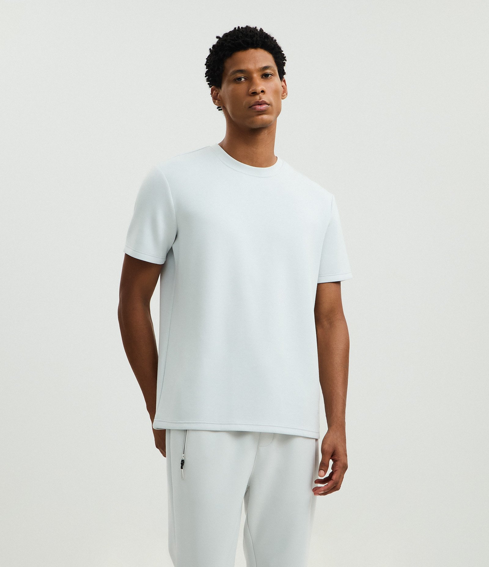 Calça Jogger Esportiva em Moletom Tecnológico Cinza Claro 4