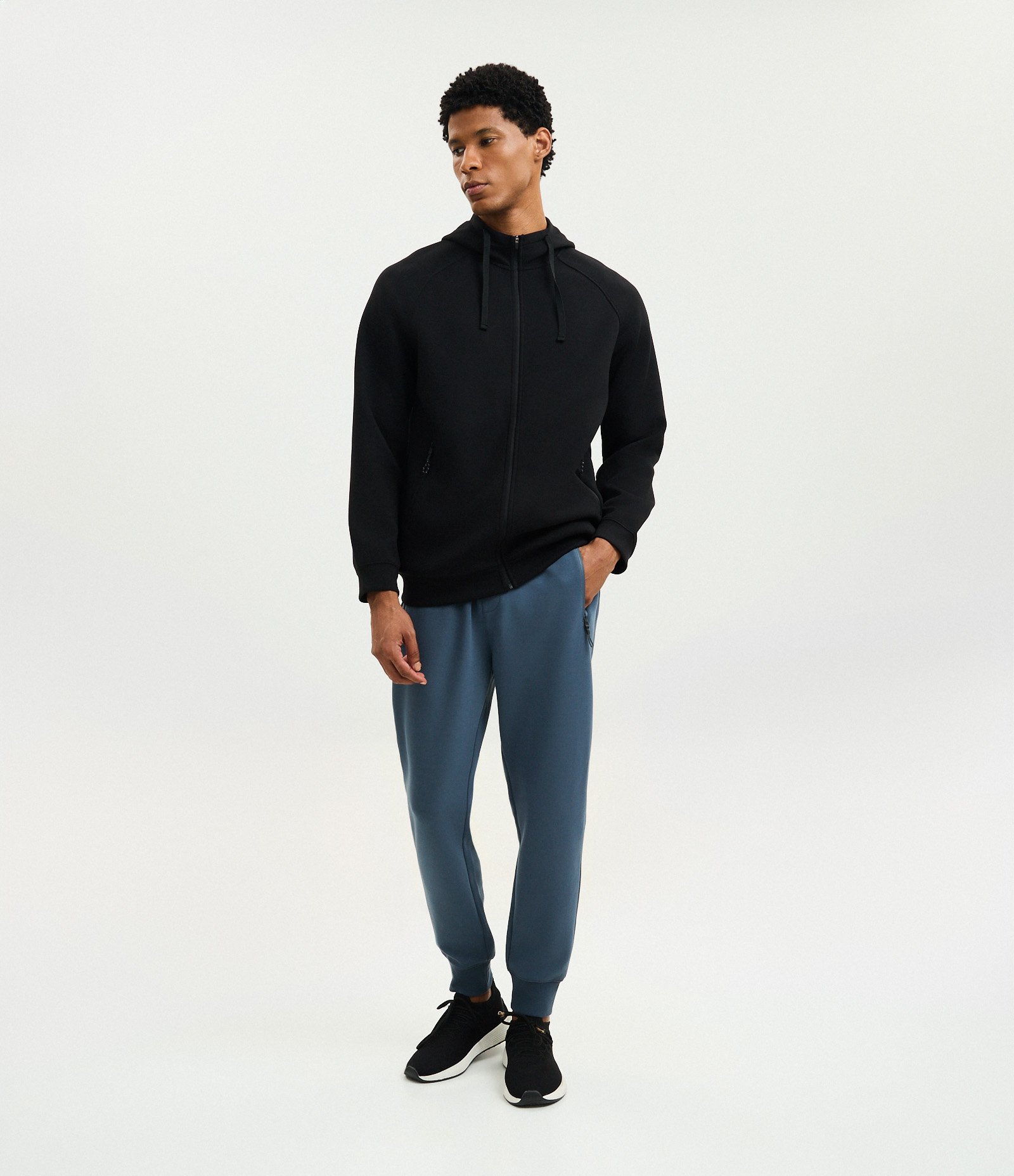 Calça Jogger Esportiva em Moletom Tecnológico Azul Profundo 1