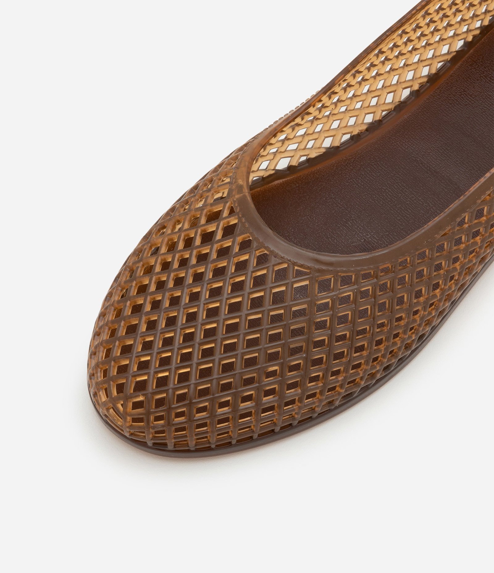 Sapatilha em Jelly com Furinhos Marrom 3