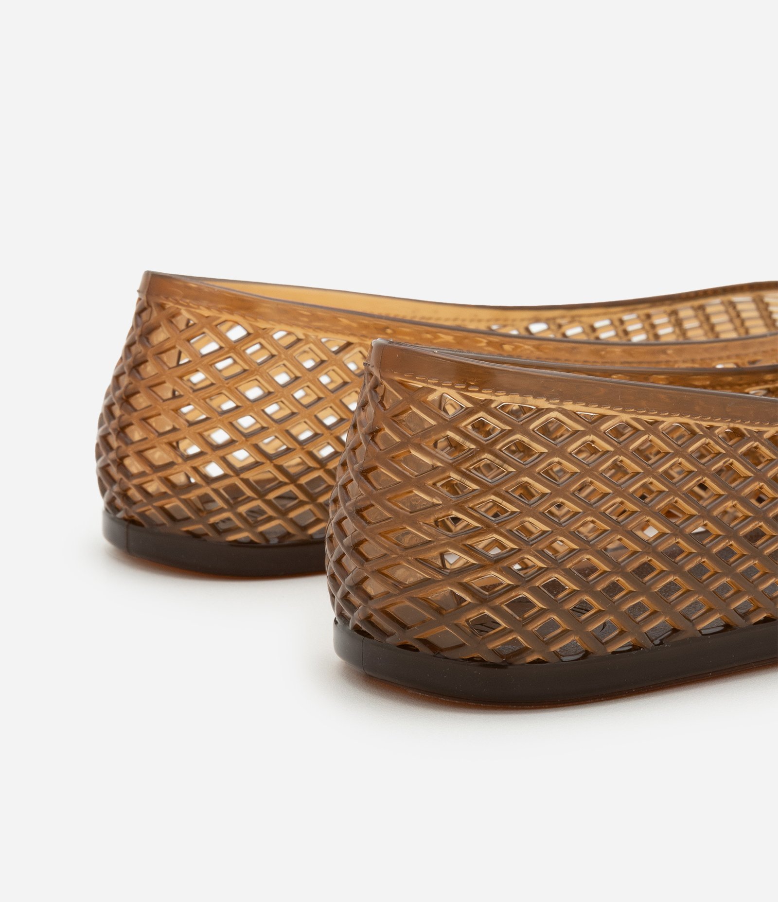 Sapatilha em Jelly com Furinhos Marrom 5