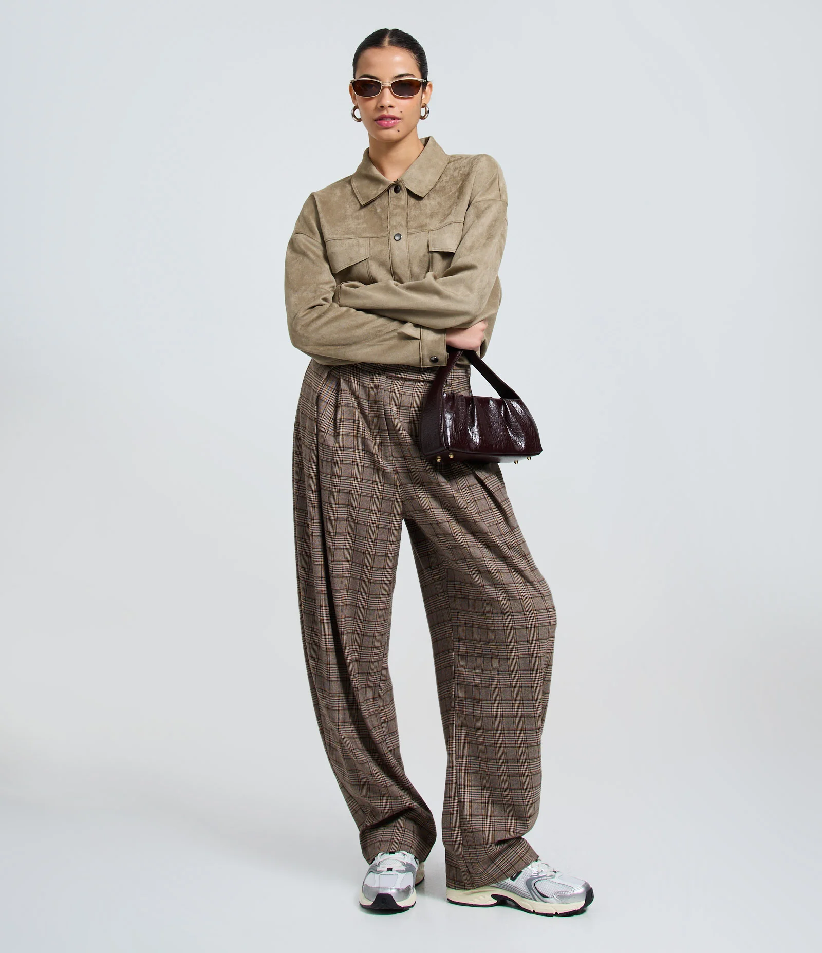 Calça Barrel em Alfaiataria com Estampa Xadrez Bege 1