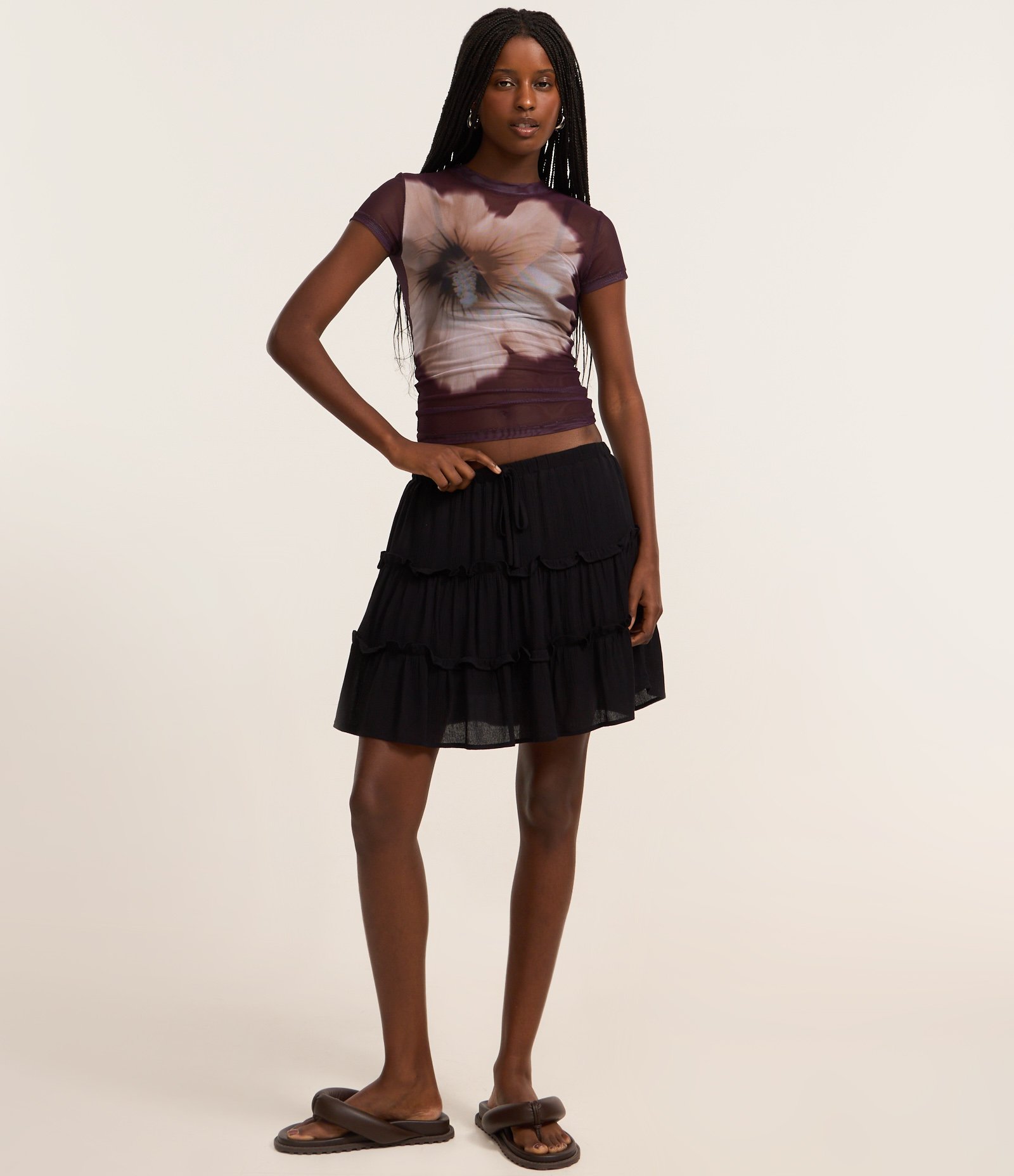 Blusa em Tule com Estampa Floral Cinza 2