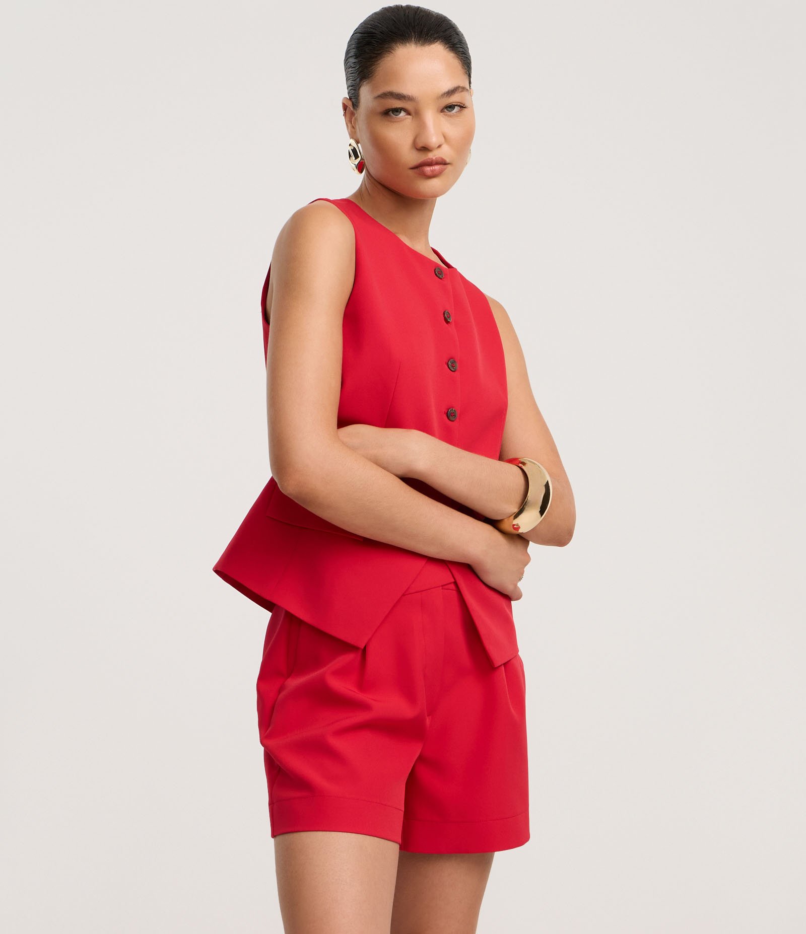 Bermuda Alfaiatada com Cós Transpassado e Pregas Vermelho 2