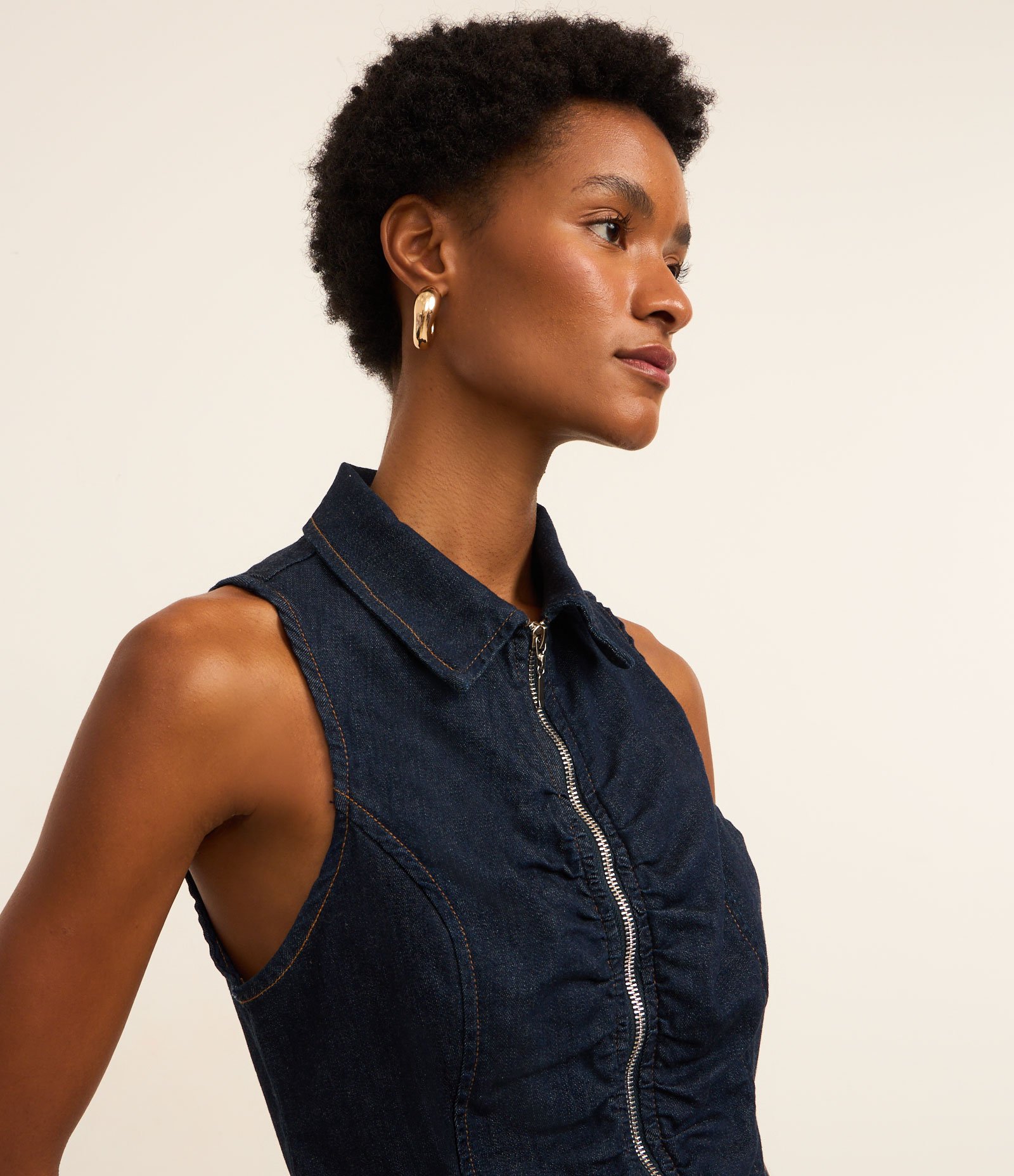 Colete em Jeans com Zíper e Detalhe Drapeado Azul 3