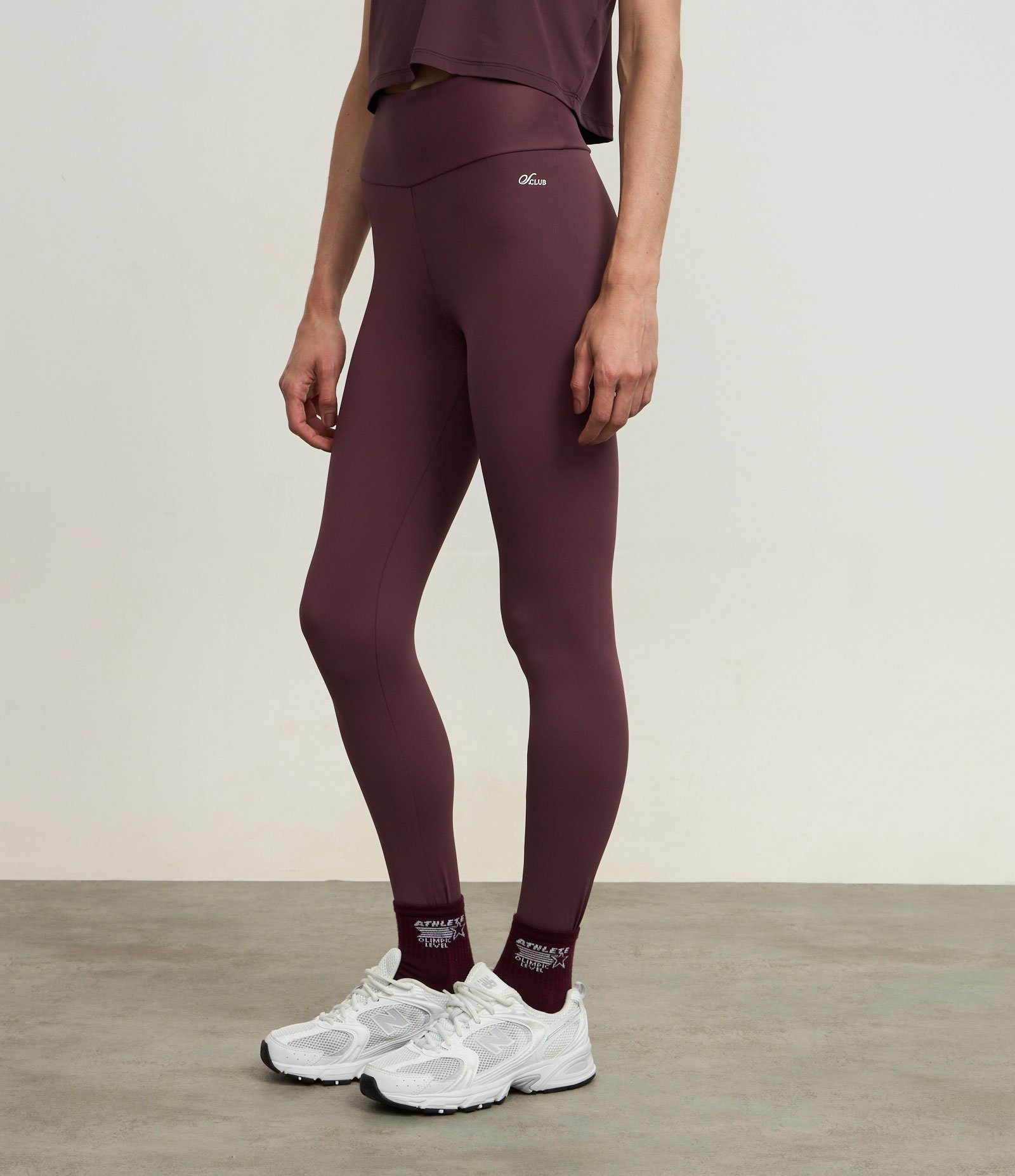 Calça Legging Esportiva em Microfibra com Bolso nas Costas Marrom 2