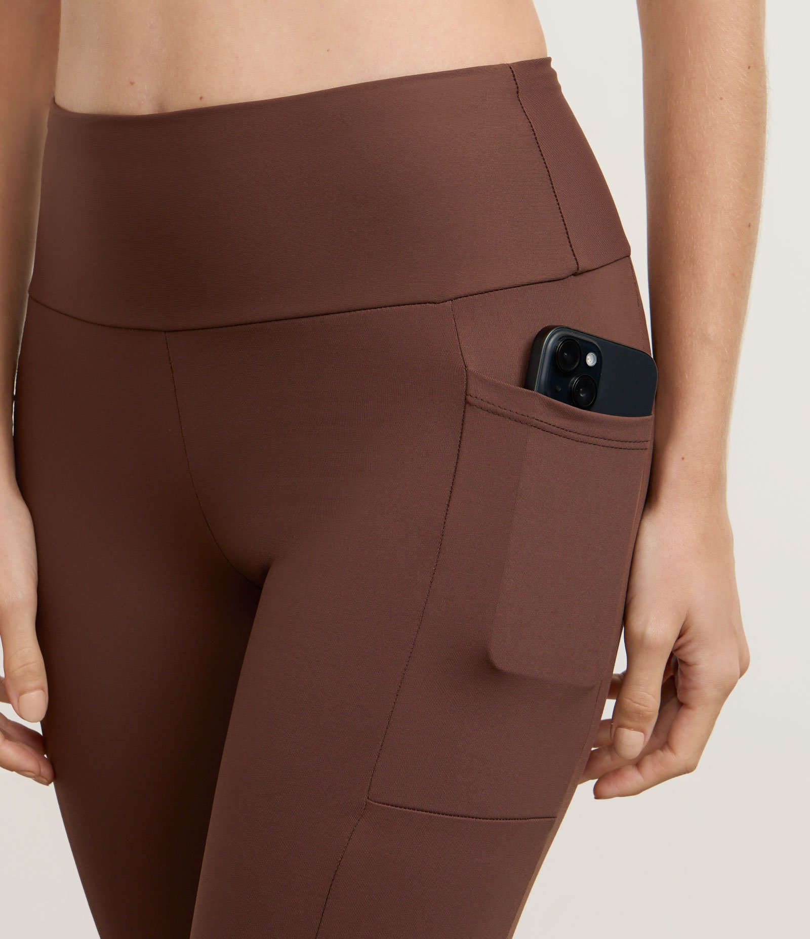 Calça Legging Esportiva com Bolsos Laterais Marrom Escuro 3
