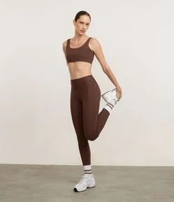Calça Legging Esportiva com Bolsos Laterais