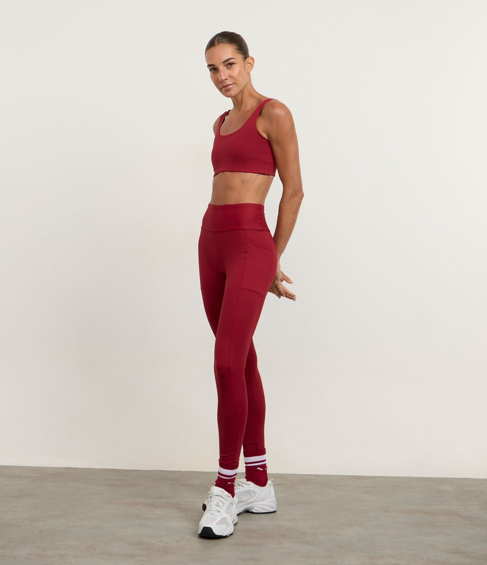 Calça Legging Esportiva com Bolsos Laterais Vermelho Escuro 1