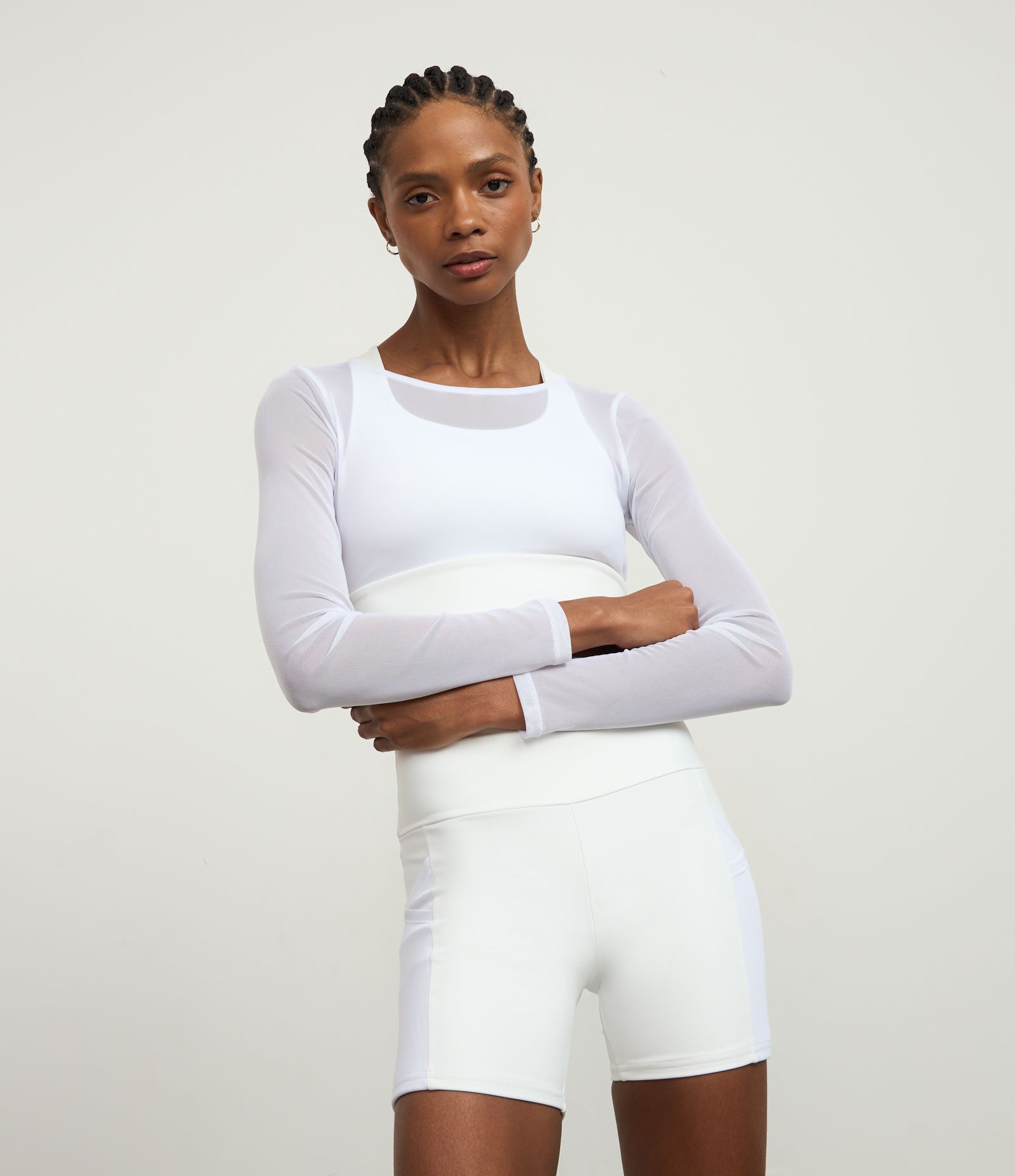 Top Feminino Esportivo com Bojo em Microfibra e Sobreposição em Tule Branco 1